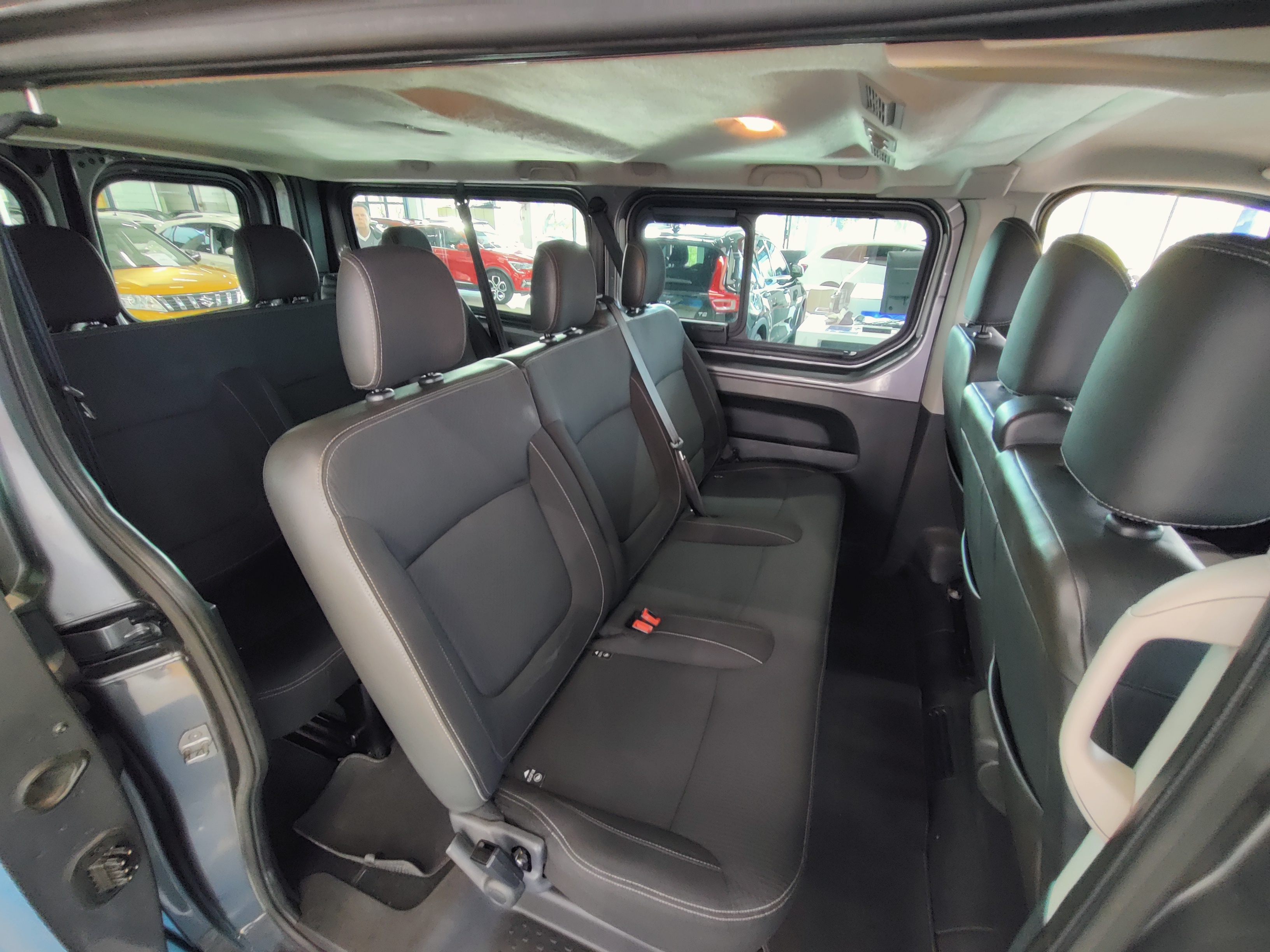Renault TRAFIC PASSENGER DCI 145 EDC-AUT L2H1 NAVI EDITION.