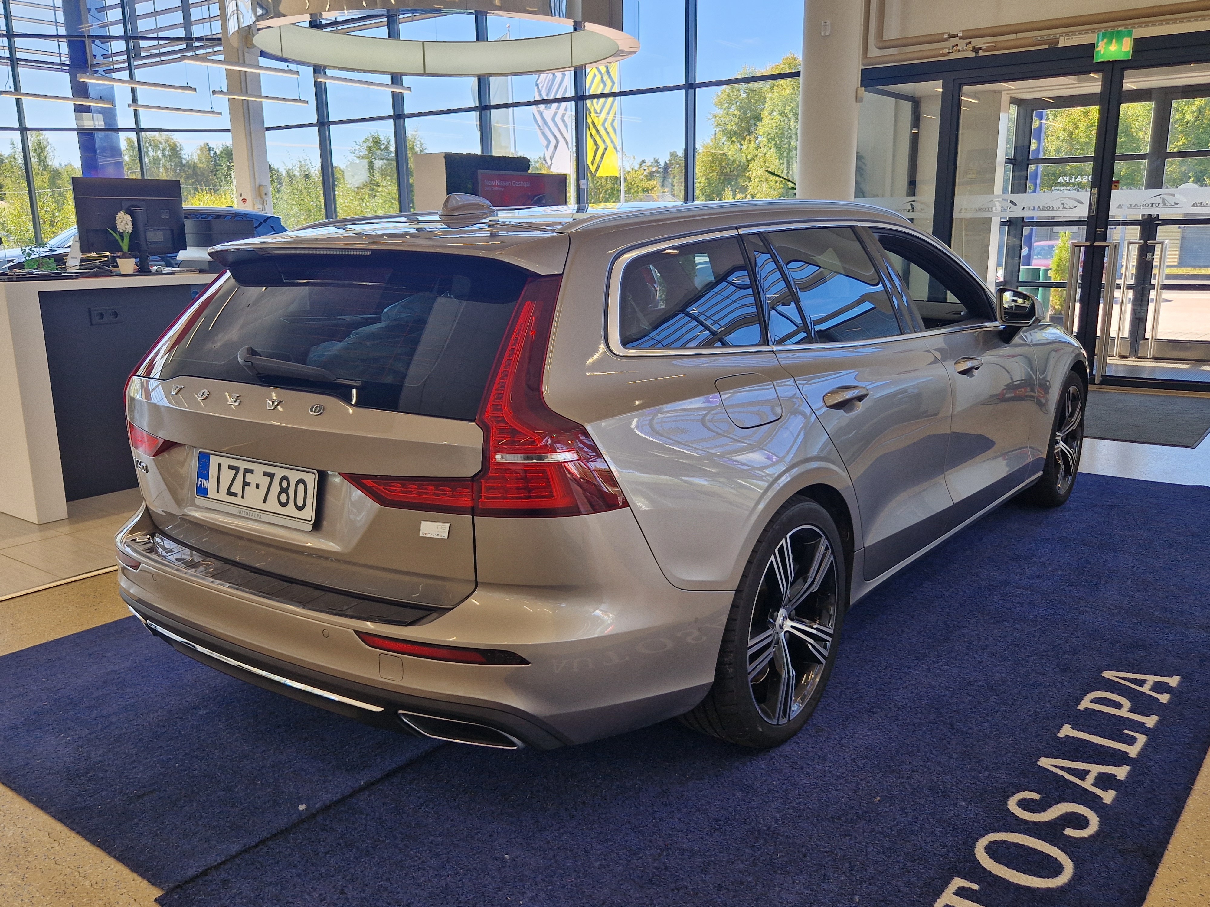 Volvo V60 T8 TwE AWD Inscription aut 2021, kuva 3/20