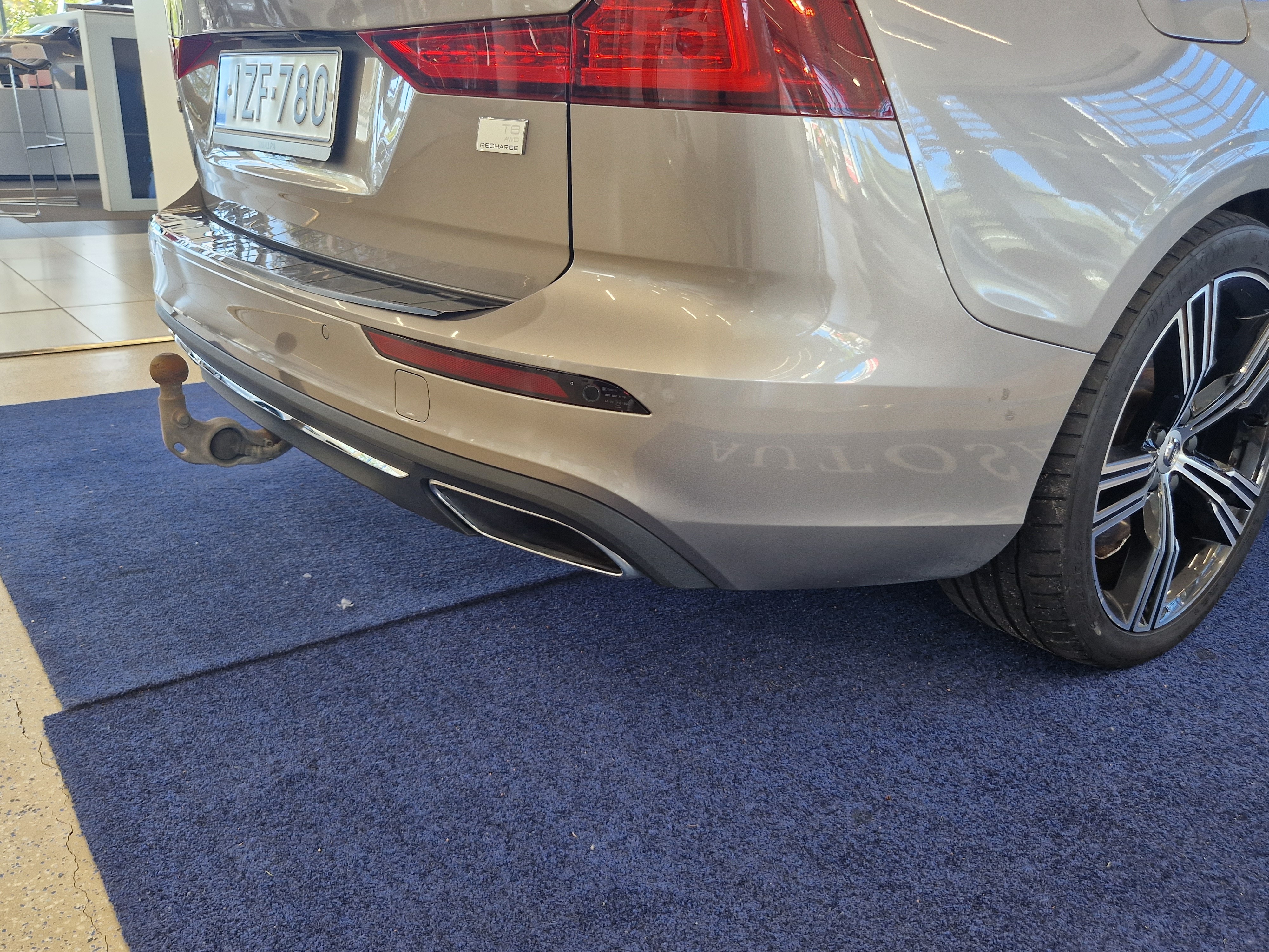 Volvo V60 T8 TwE AWD Inscription aut 2021, kuva 4/20