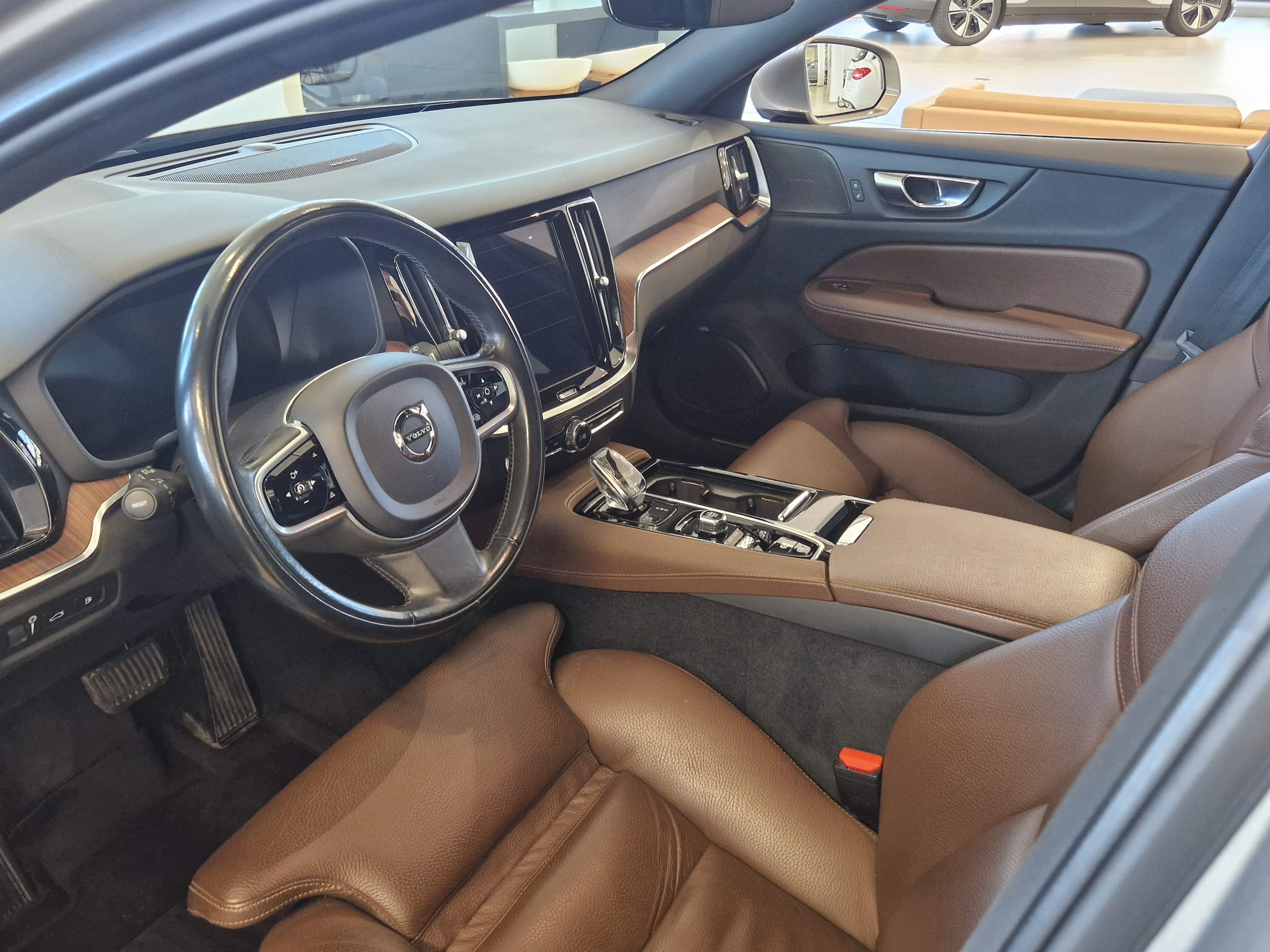 Volvo V60 T8 TwE AWD Inscription aut 2021, kuva 5/20