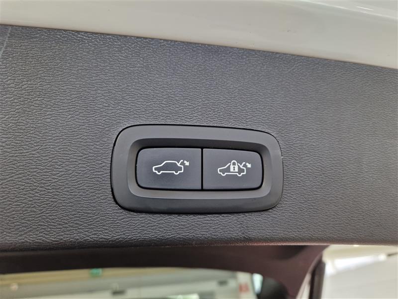 Volvo XC40 T5 TWE BUSINESS R-DESIGN AUT.TAKUU 24KK/40TKM