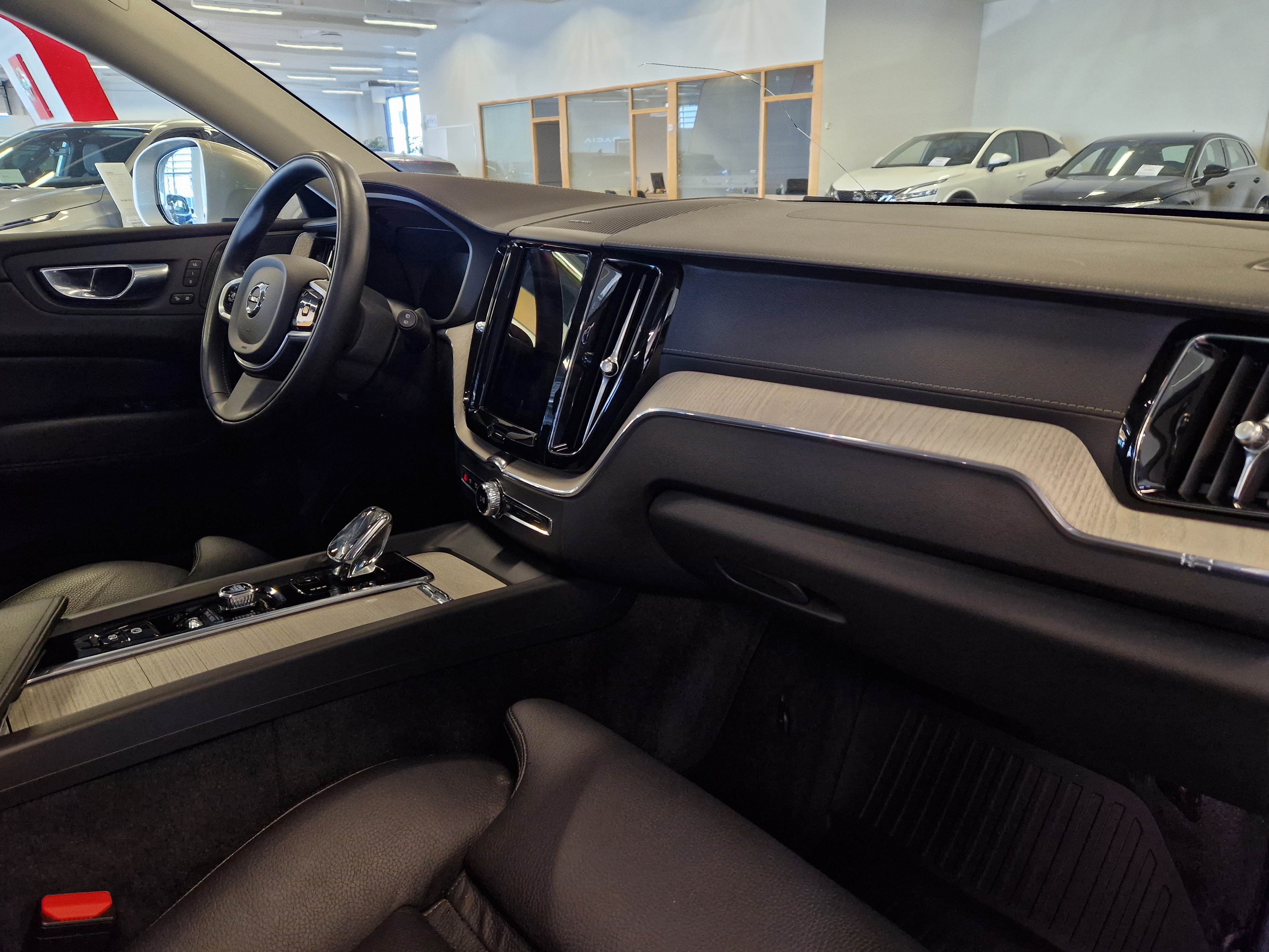 Volvo XC60 B4 AWD D-MHEV INSCRIPTION AUT TAKUU 12KK/20TKM