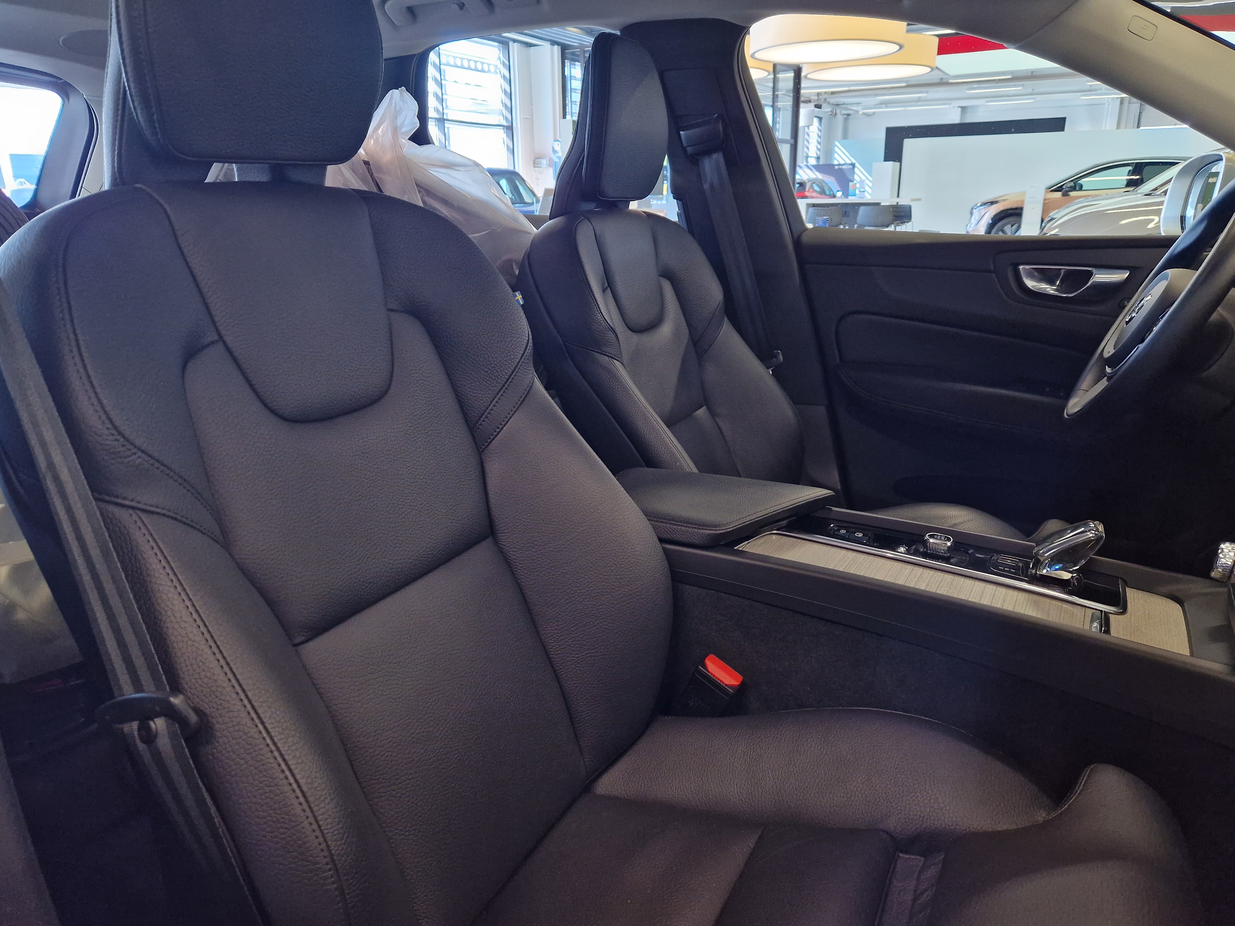 Volvo XC60 B4 AWD D-MHEV INSCRIPTION AUT TAKUU 12KK/20TKM