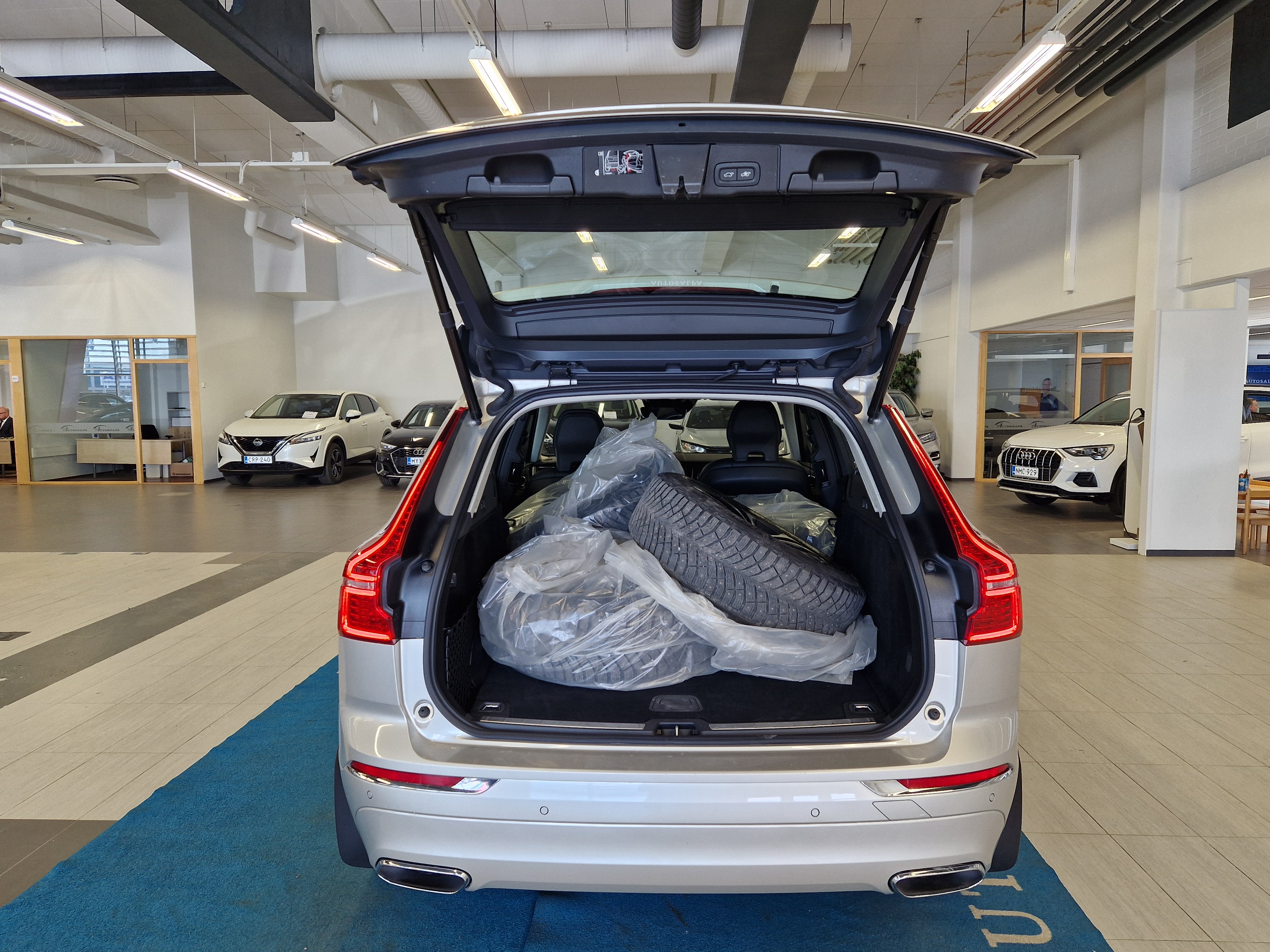 Volvo XC60 B4 AWD D-MHEV INSCRIPTION AUT TAKUU 12KK/20TKM