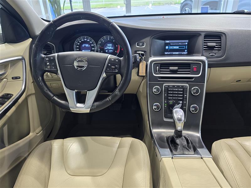 Volvo V60 D4 AWD MOMENTUM AUT.