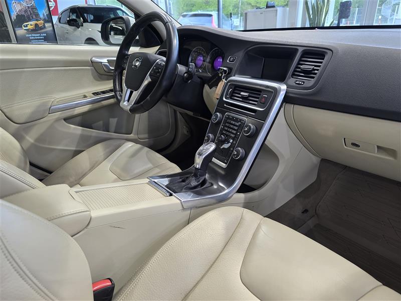 Volvo V60 D4 AWD MOMENTUM AUT.