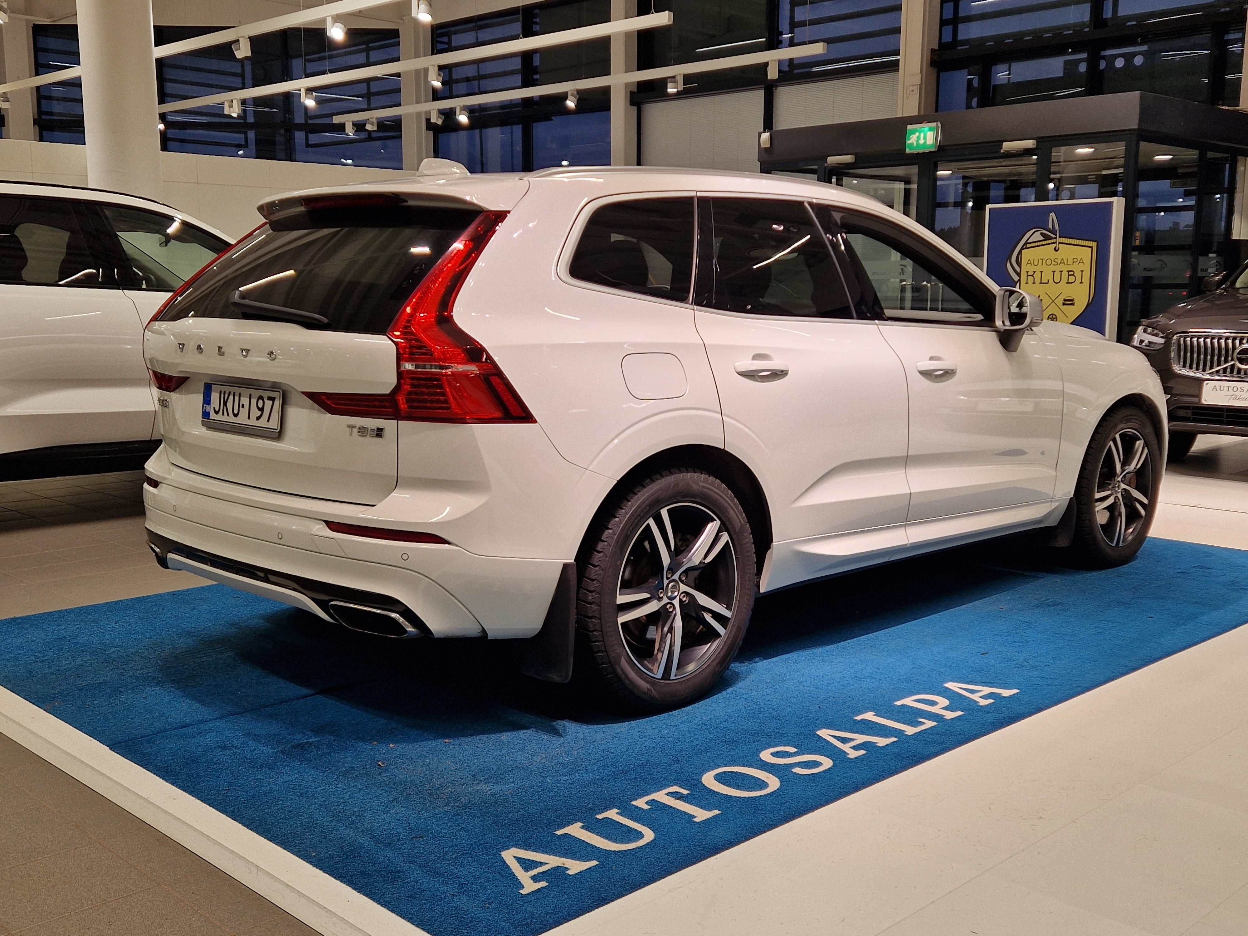 Volvo XC60 T8 AWD R-DESIGN AUT