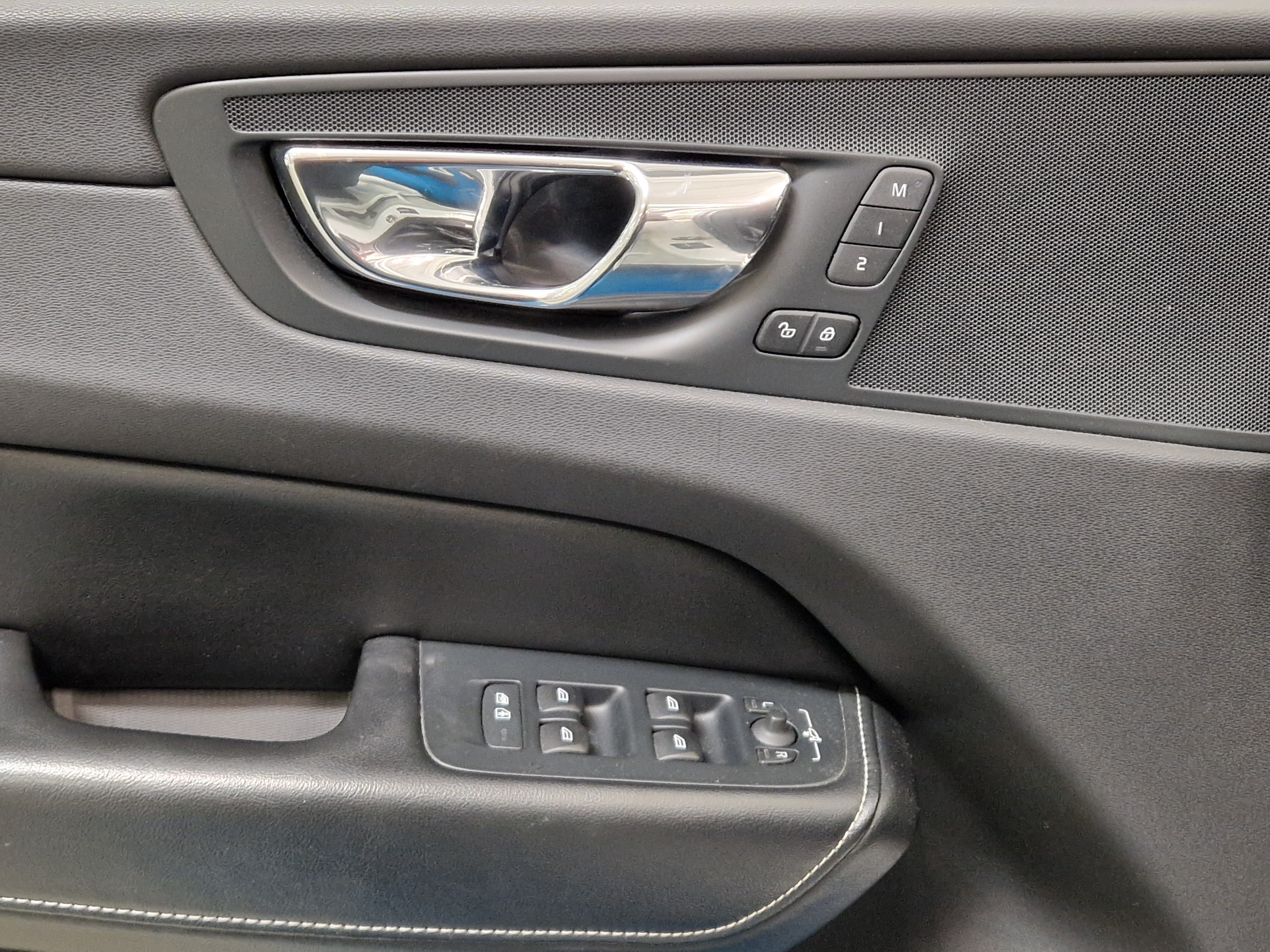 Volvo XC60 T8 AWD R-DESIGN AUT