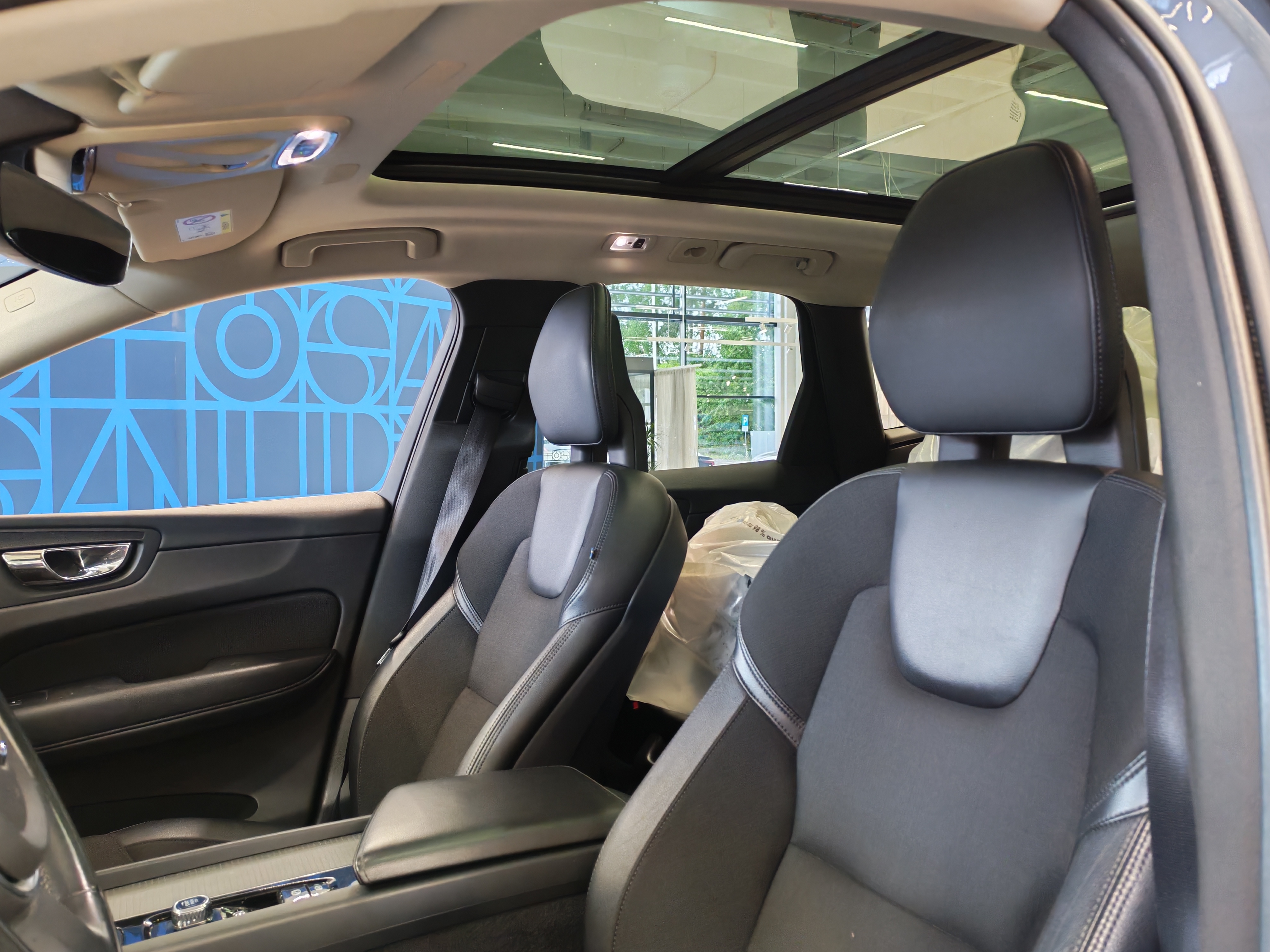 Volvo XC60 T8 AWD MOMENTUM AUT