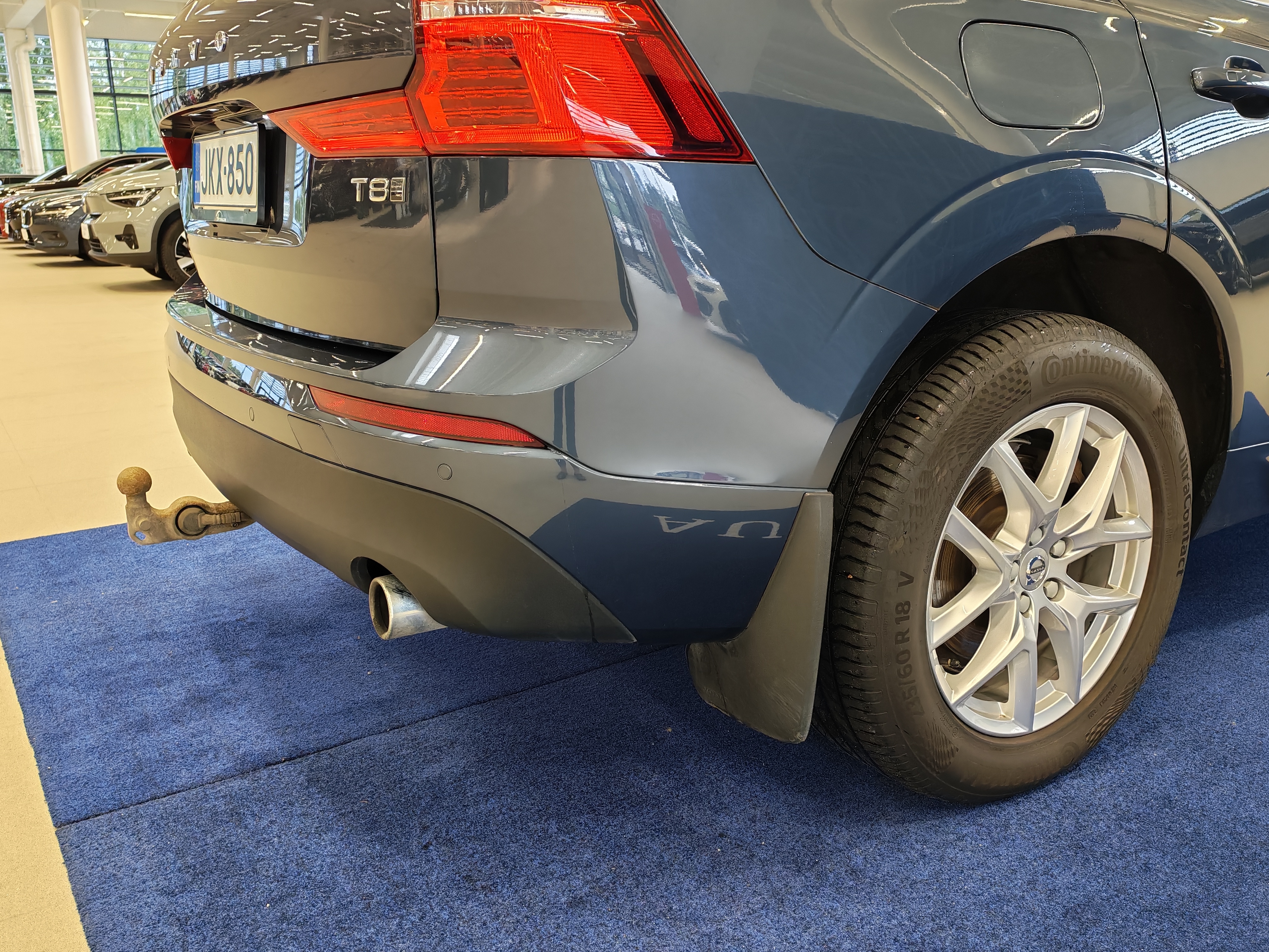 Volvo XC60 T8 AWD MOMENTUM AUT