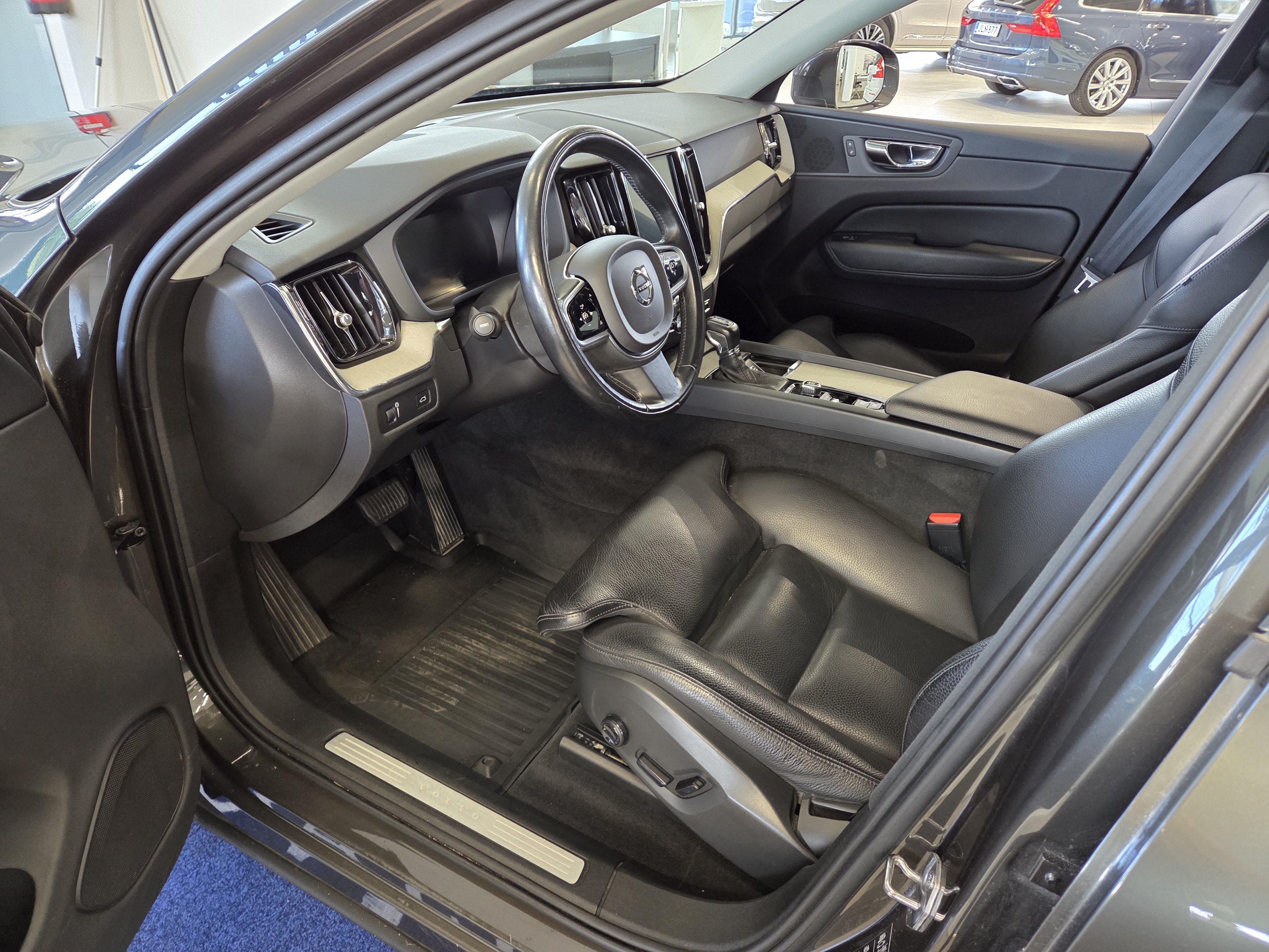 Volvo XC60 D4 AWD Inscription aut 2018, kuva 4/17