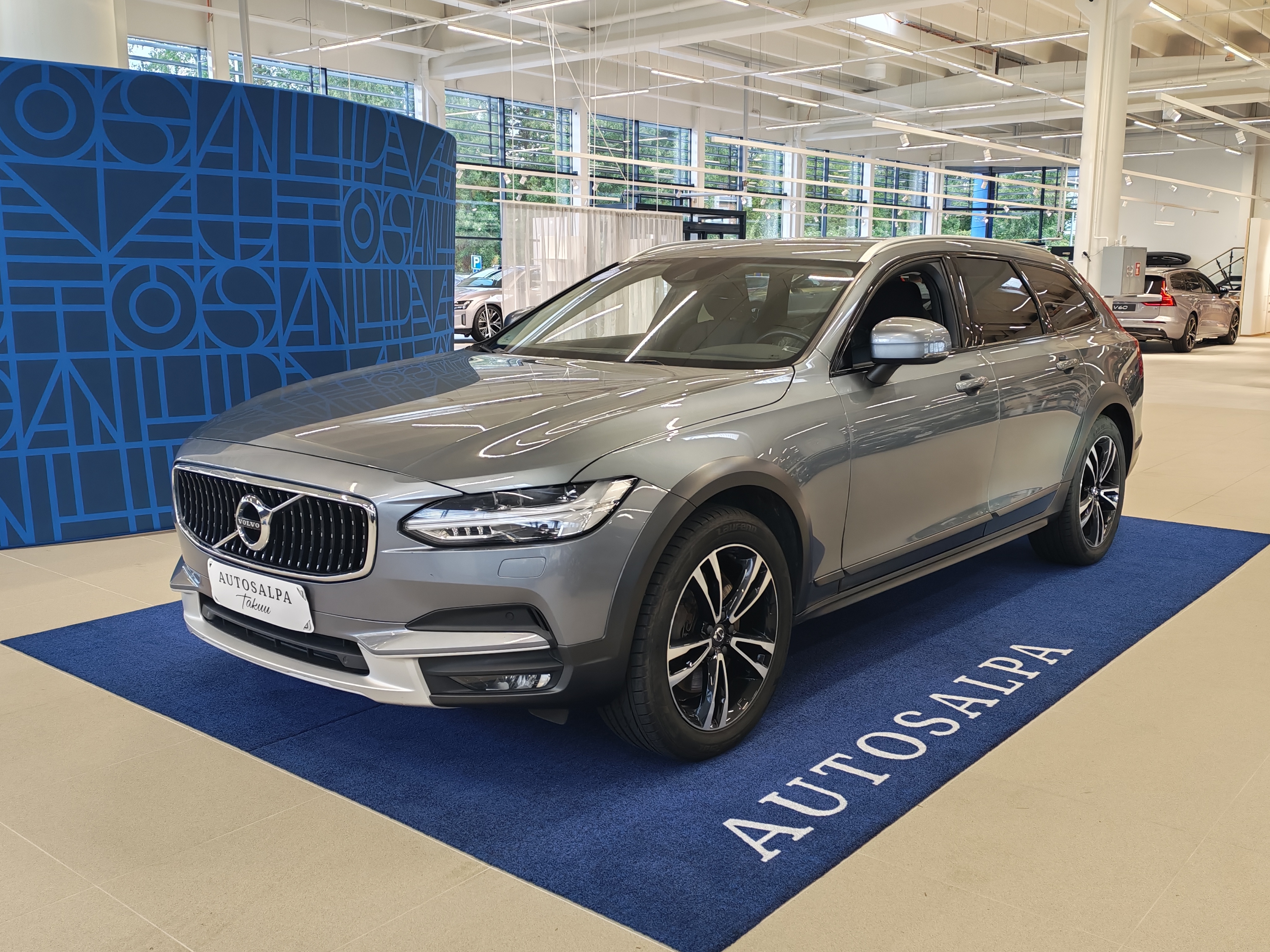Volvo V90 CROSS COUNTRY D4 AWD BUSINESS AUT TAKUU 12KK/20TKM