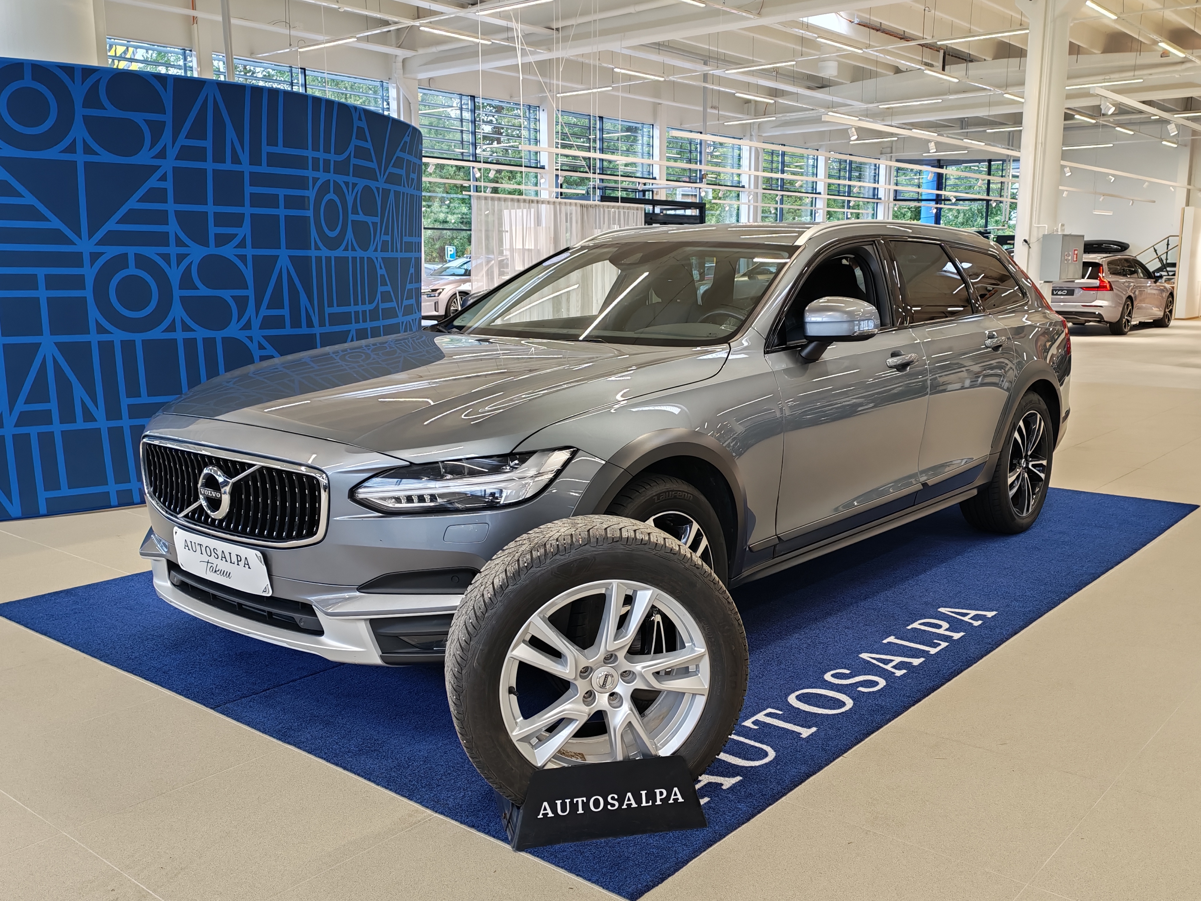 Volvo V90 CROSS COUNTRY D4 AWD BUSINESS AUT TAKUU 12KK/20TKM