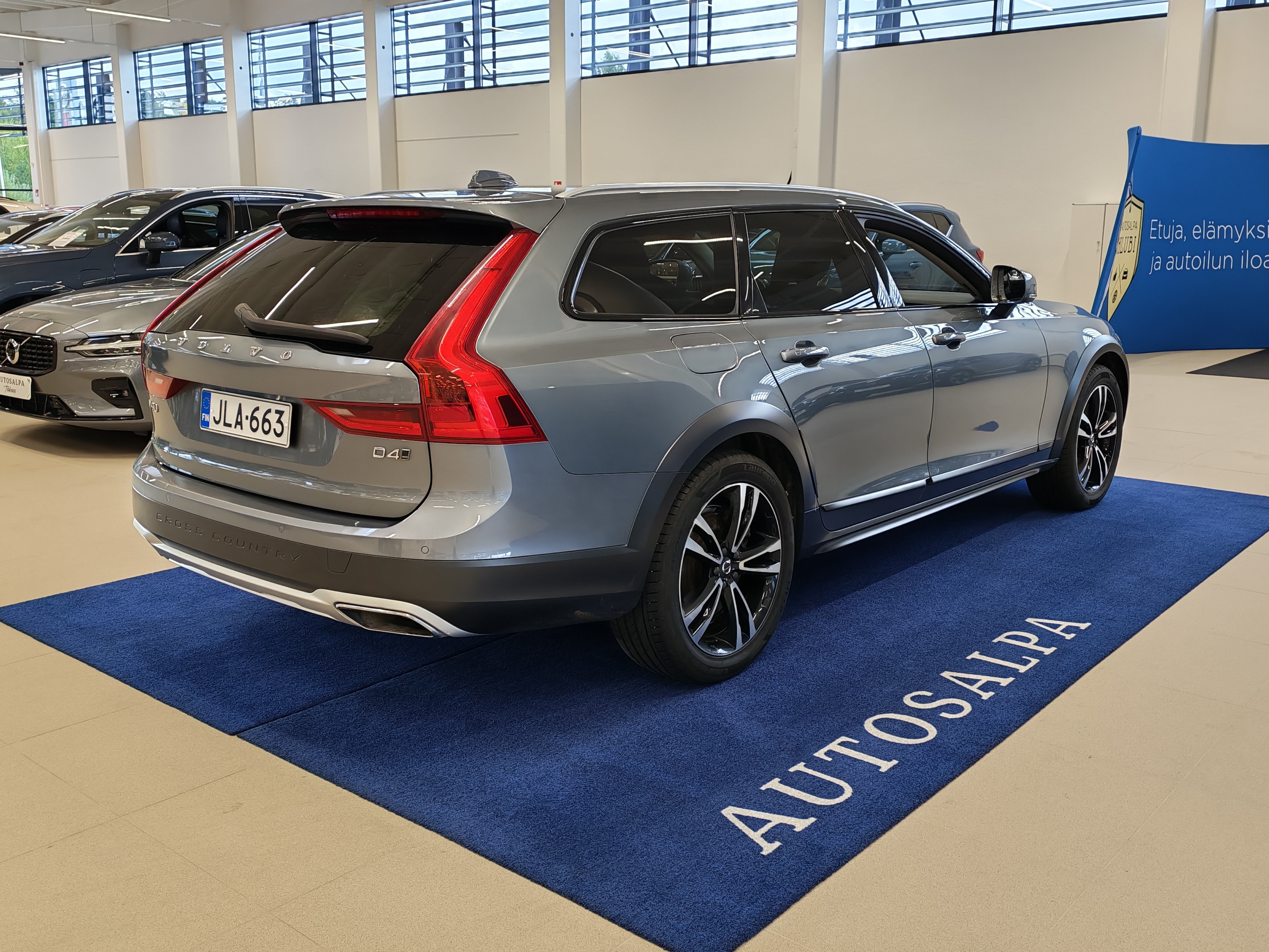 Volvo V90 CROSS COUNTRY D4 AWD BUSINESS AUT TAKUU 12KK/20TKM