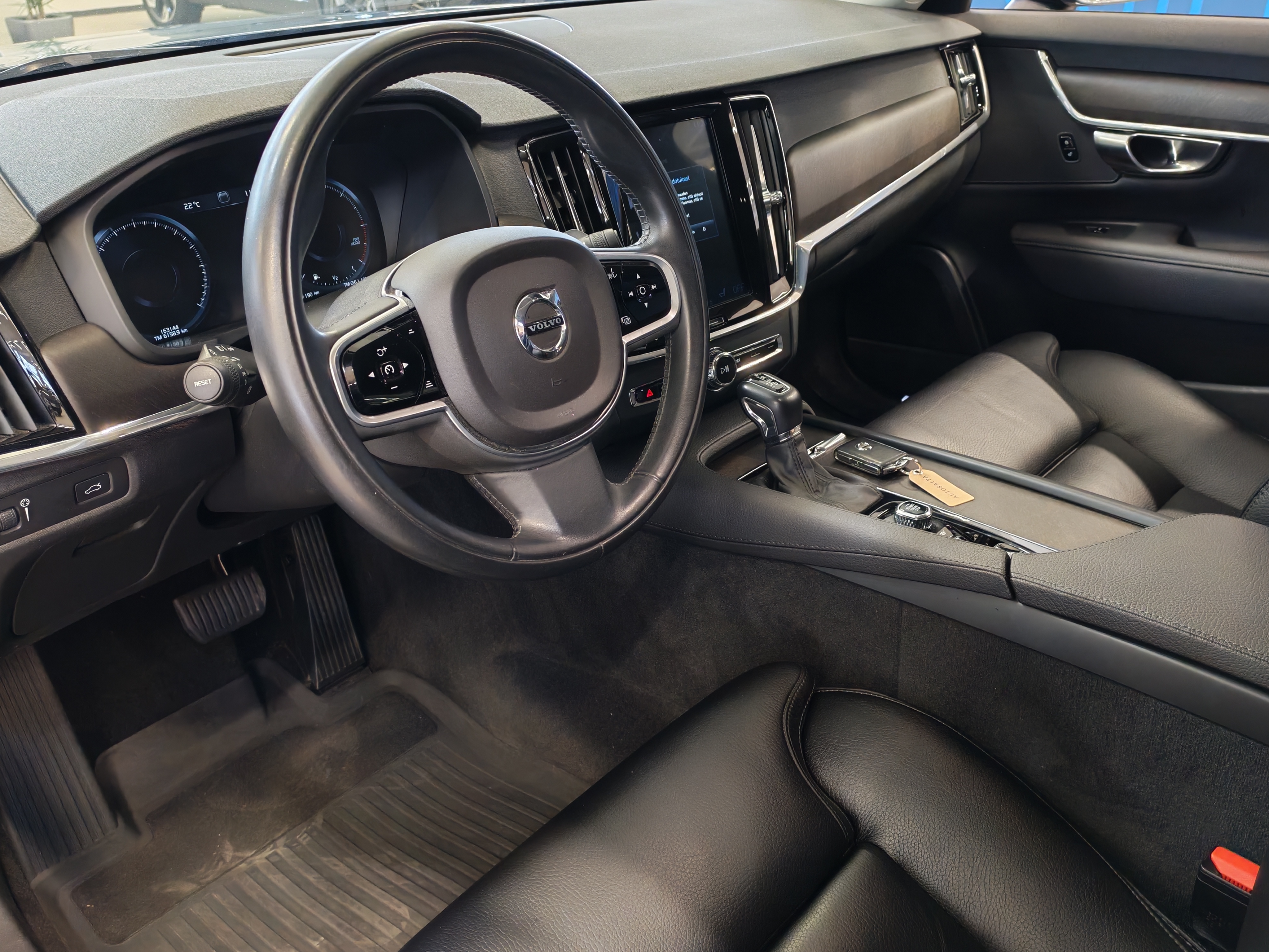 Volvo V90 CROSS COUNTRY D4 AWD BUSINESS AUT TAKUU 12KK/20TKM