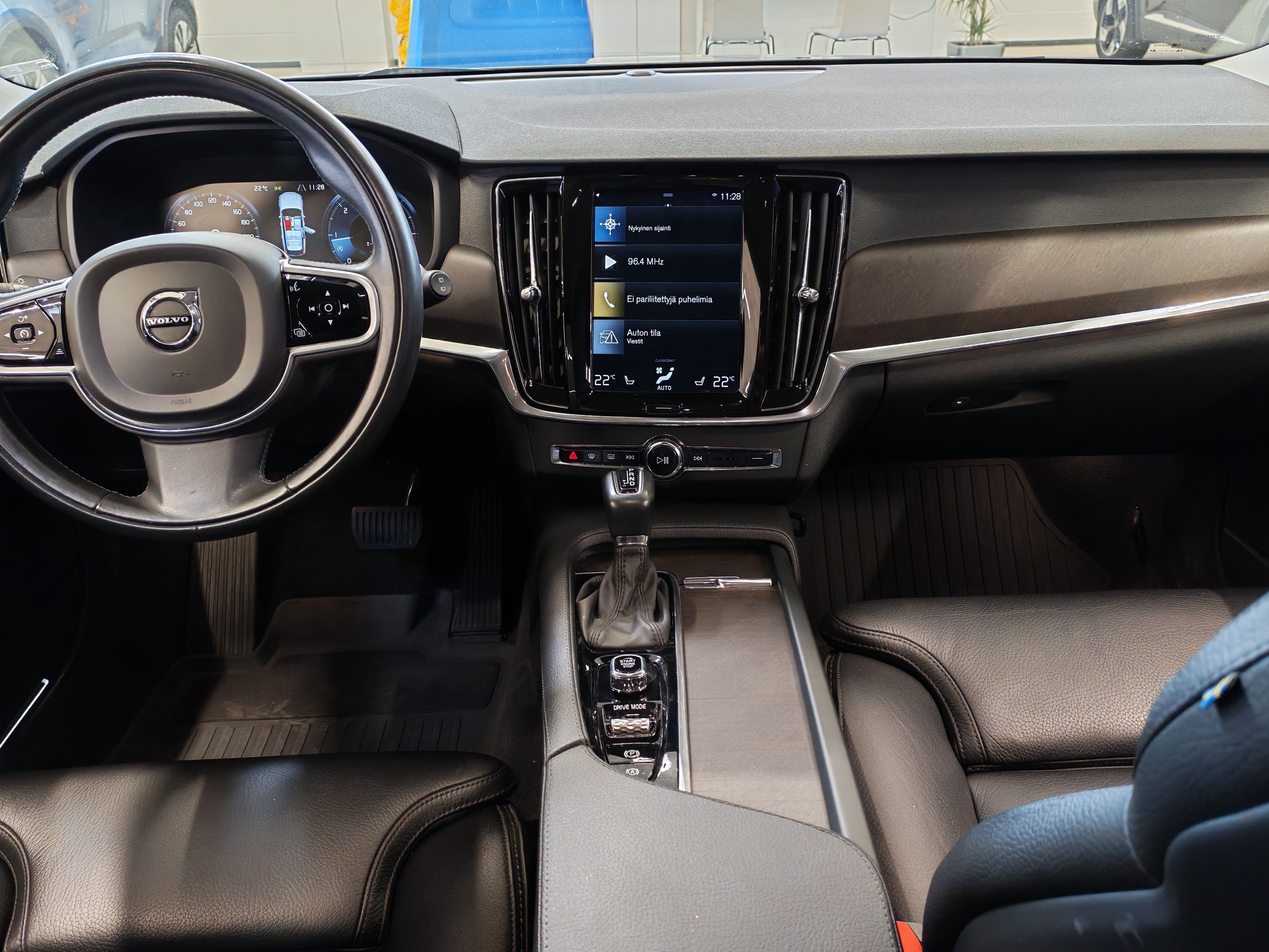 Volvo V90 CROSS COUNTRY D4 AWD BUSINESS AUT TAKUU 12KK/20TKM