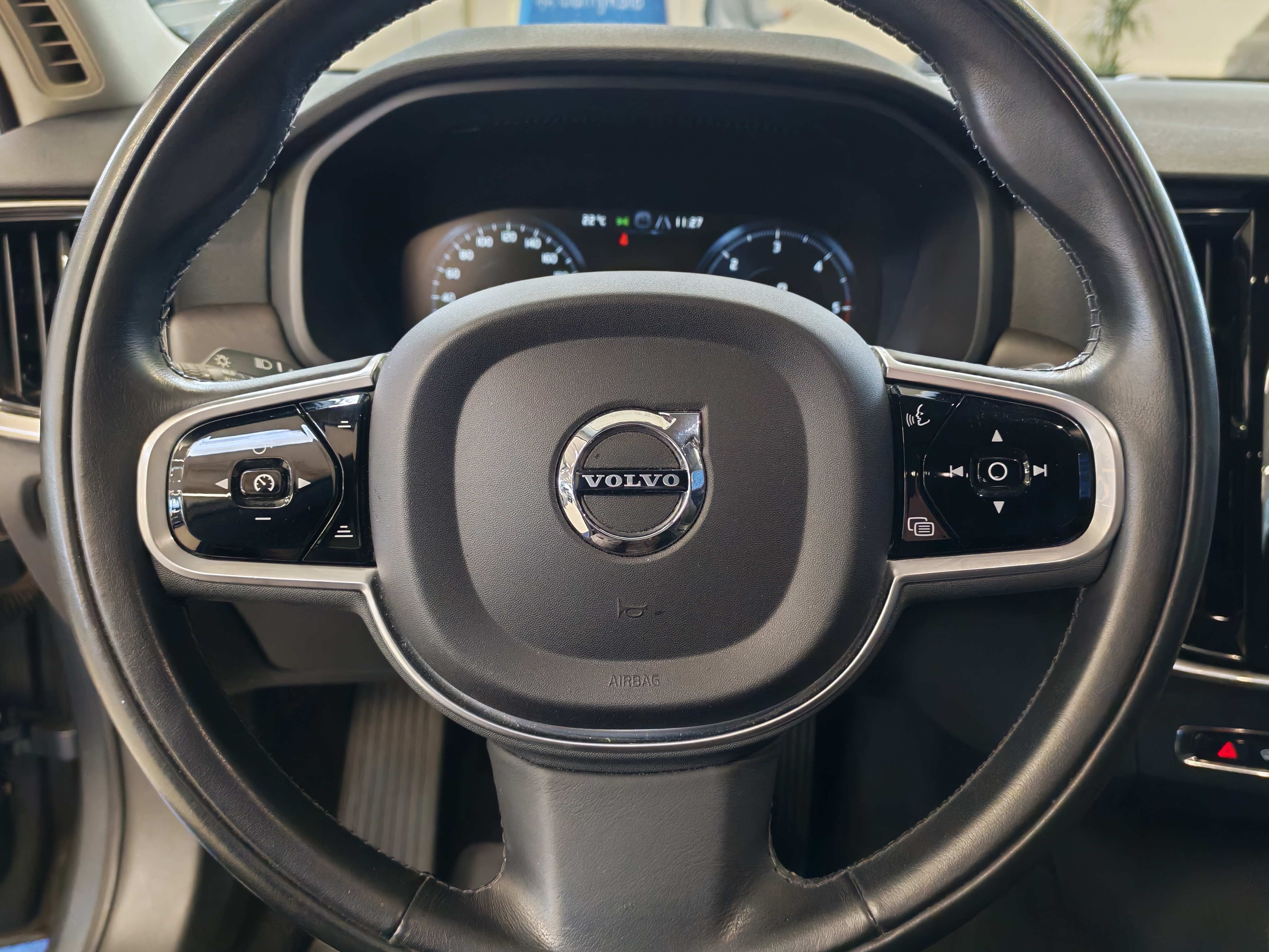 Volvo V90 CROSS COUNTRY D4 AWD BUSINESS AUT TAKUU 12KK/20TKM