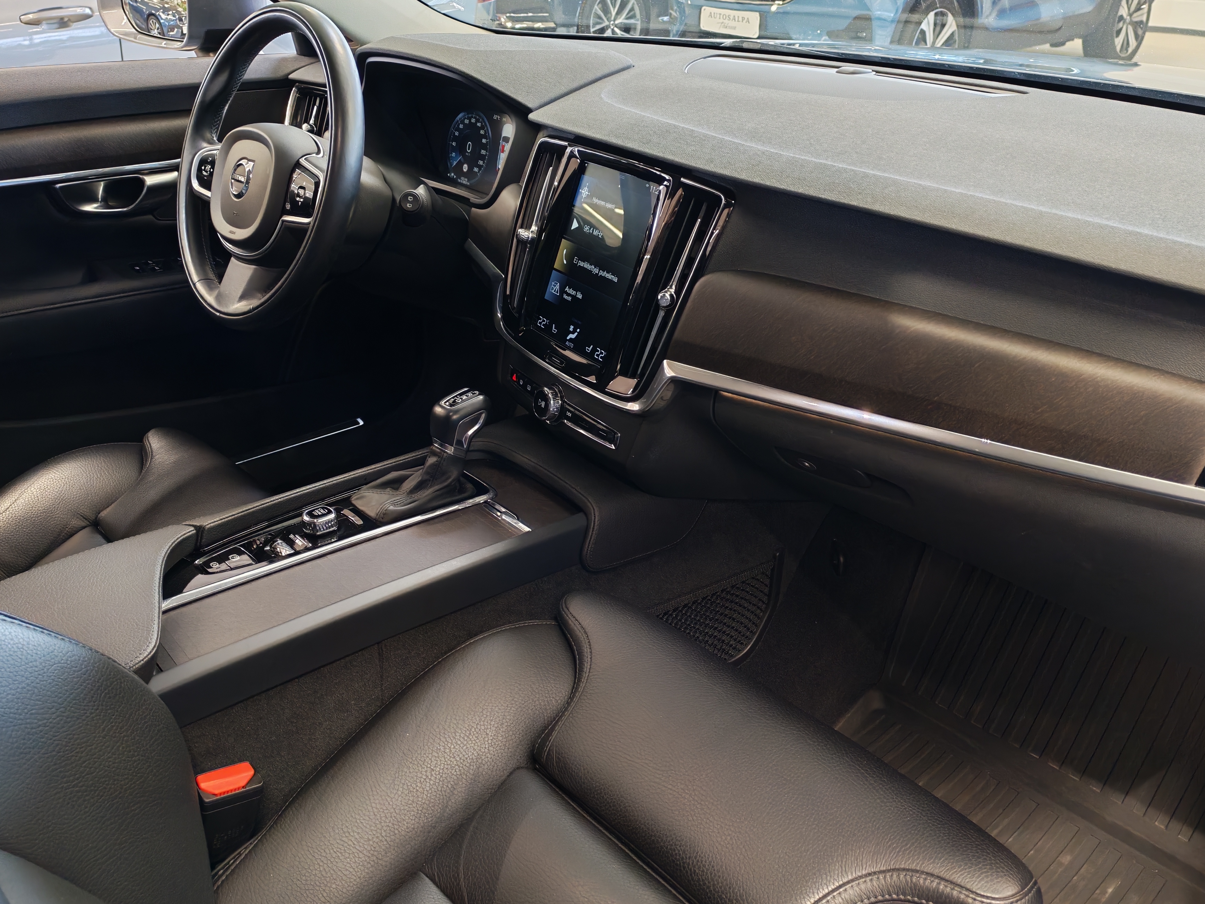 Volvo V90 CROSS COUNTRY D4 AWD BUSINESS AUT TAKUU 12KK/20TKM