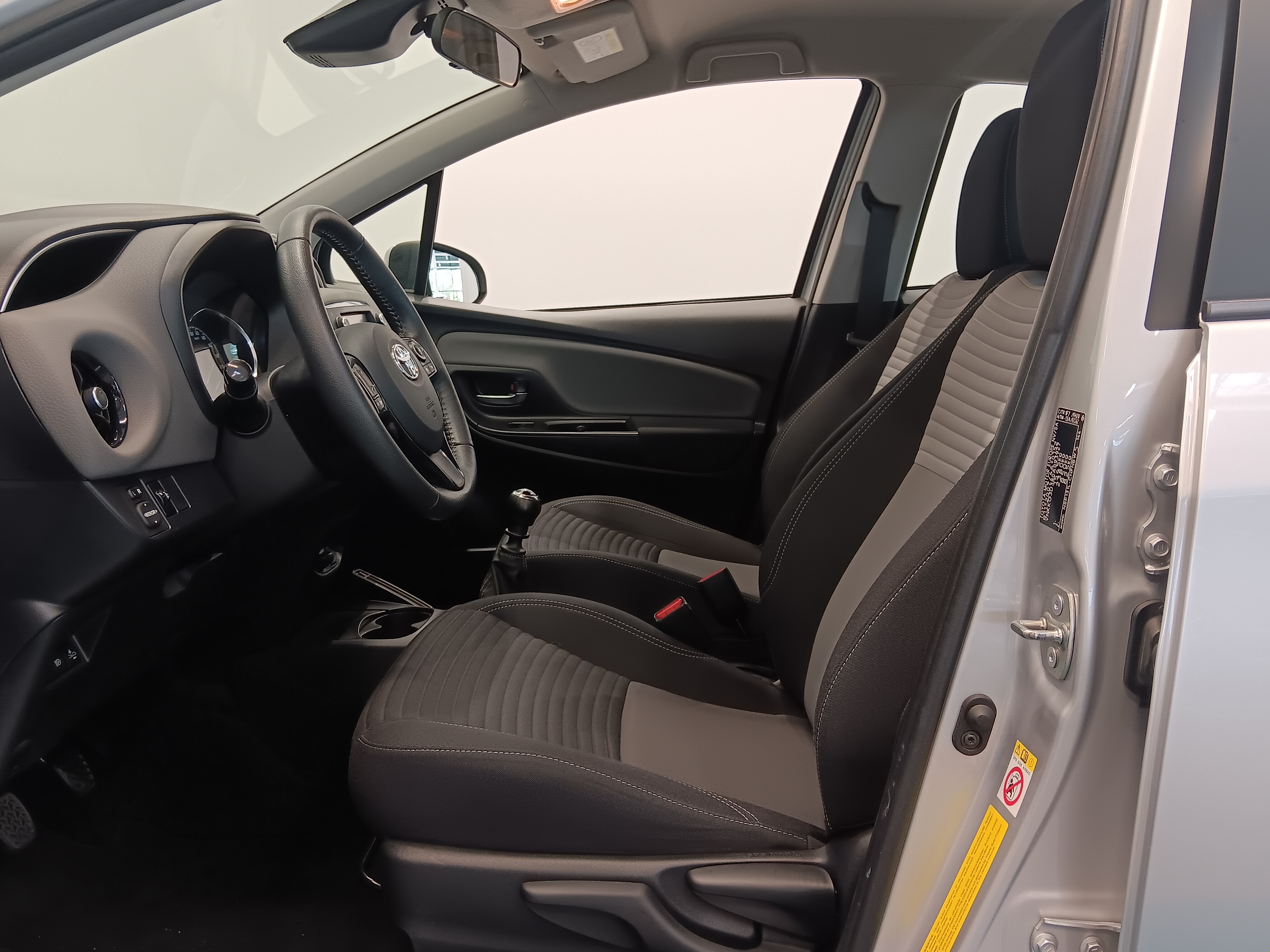 Toyota YARIS 1,5 DUAL VVT-I ACTIVE 5OV
