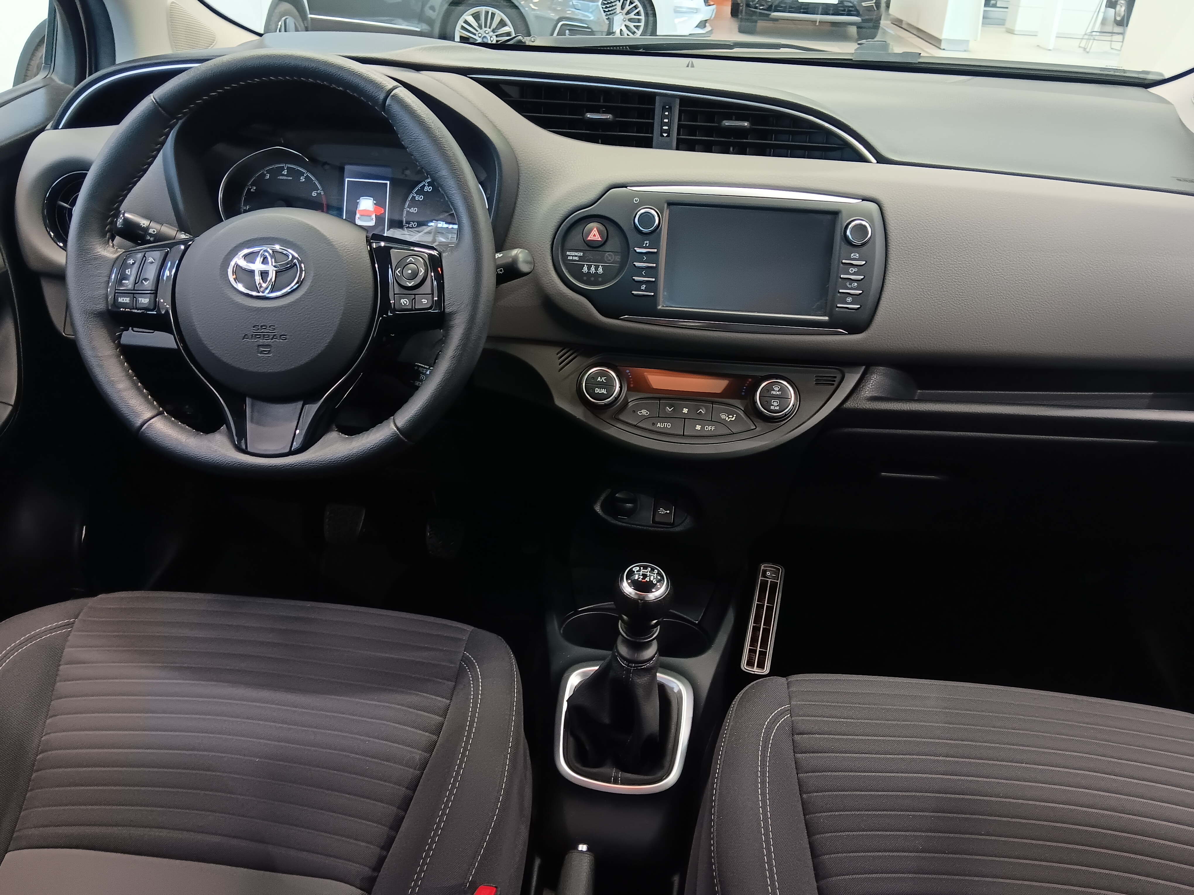 Toyota YARIS 1,5 DUAL VVT-I ACTIVE 5OV