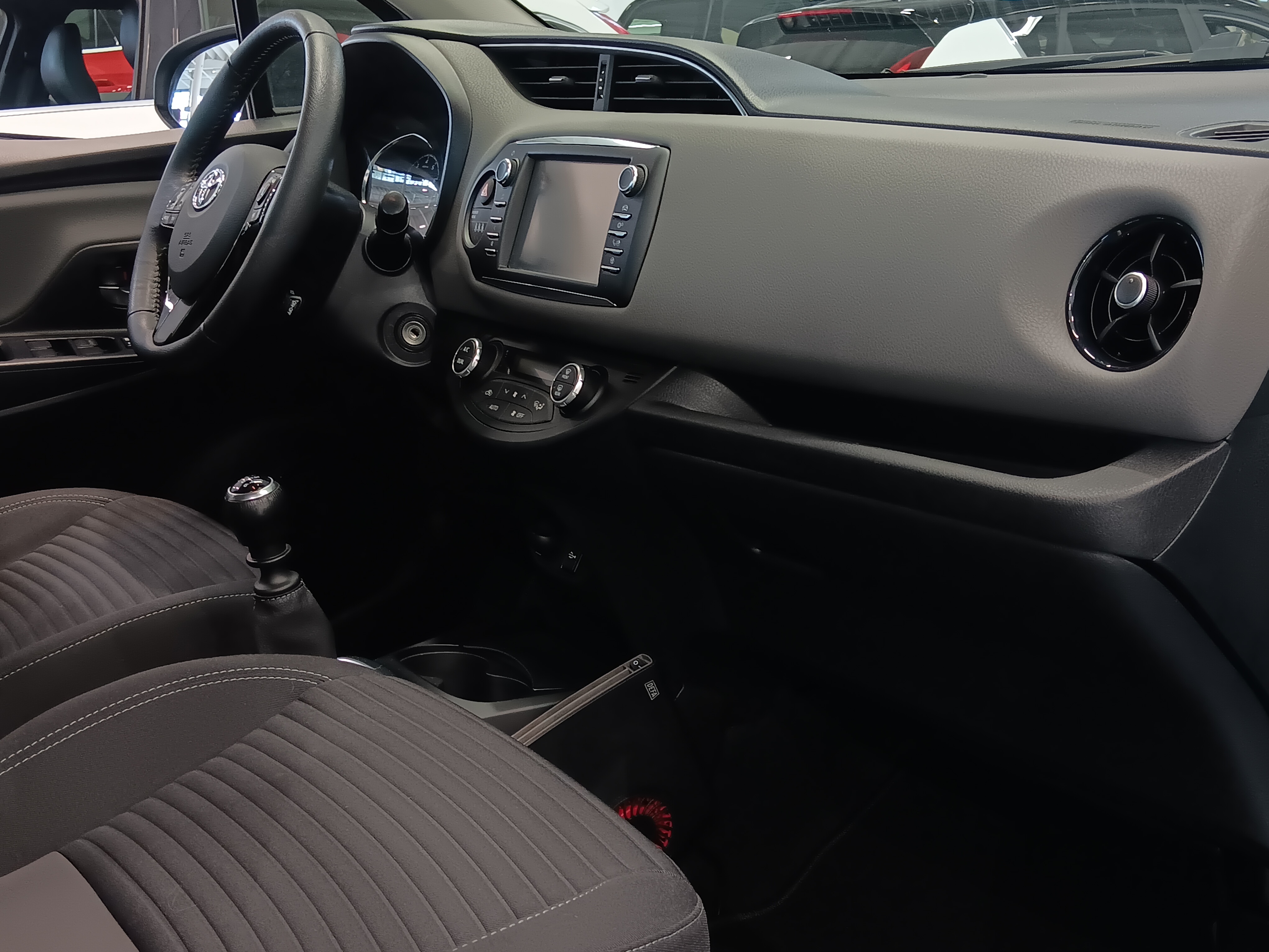 Toyota YARIS 1,5 DUAL VVT-I ACTIVE 5OV