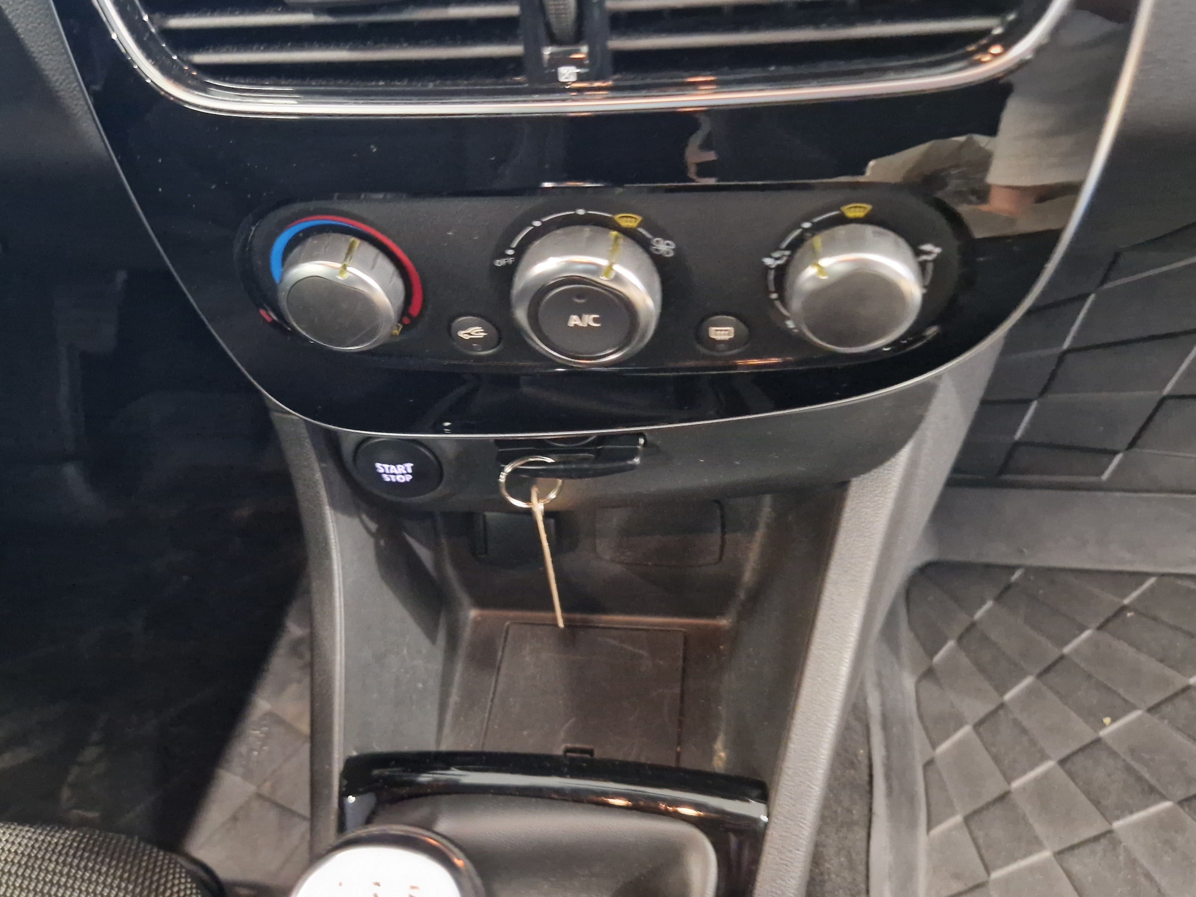 Renault CLIO TCE 90 FTE