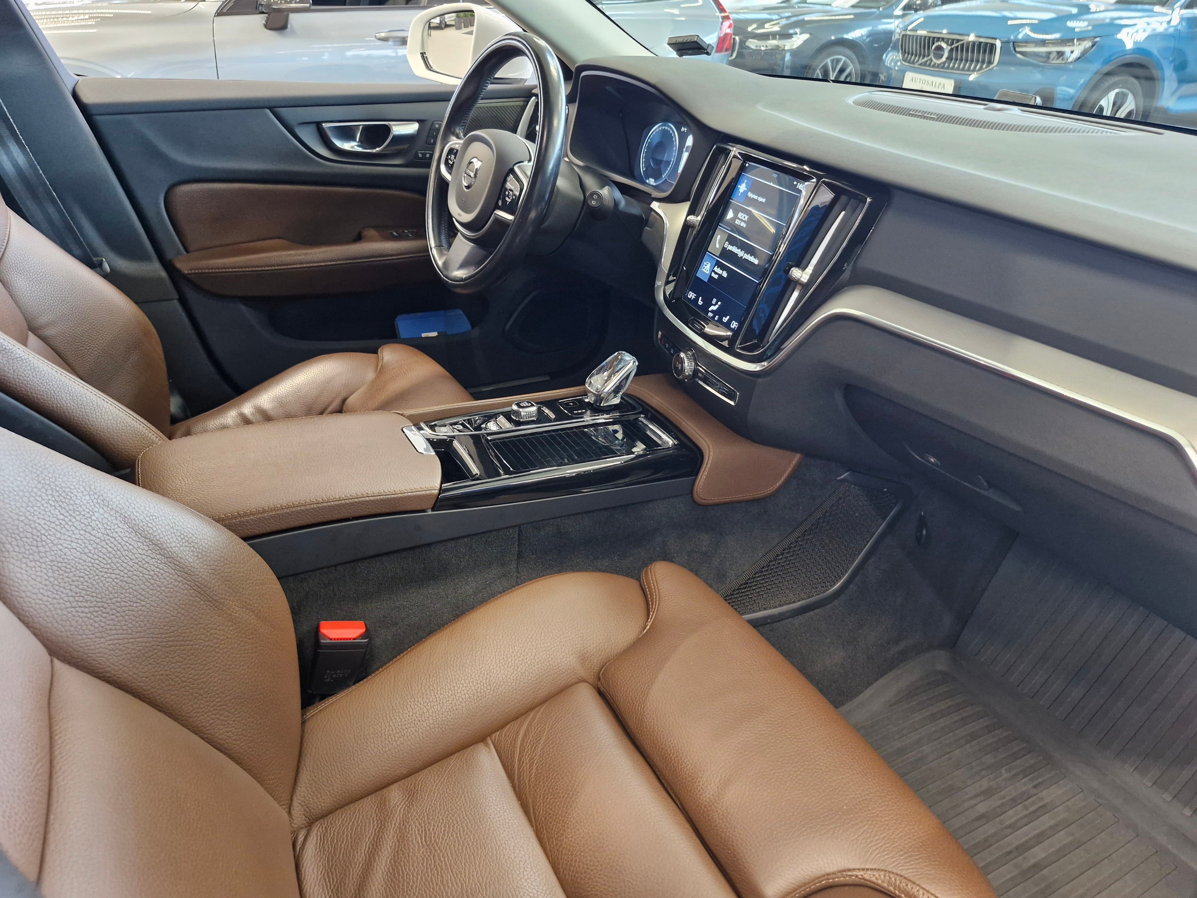 Volvo V60 T8 TWE AWD INSCRIPTION AUT