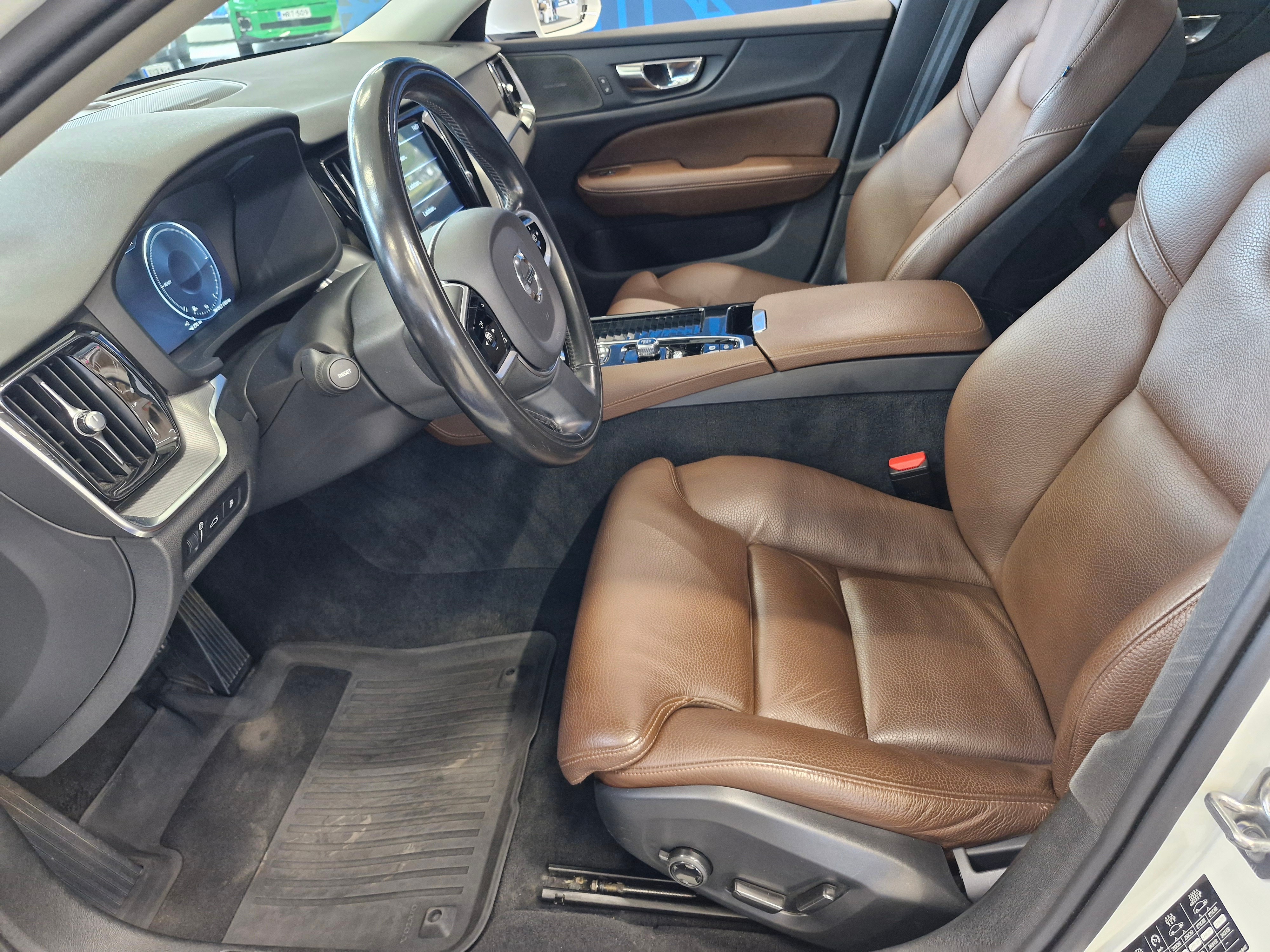 Volvo V60 T8 TWE AWD INSCRIPTION AUT