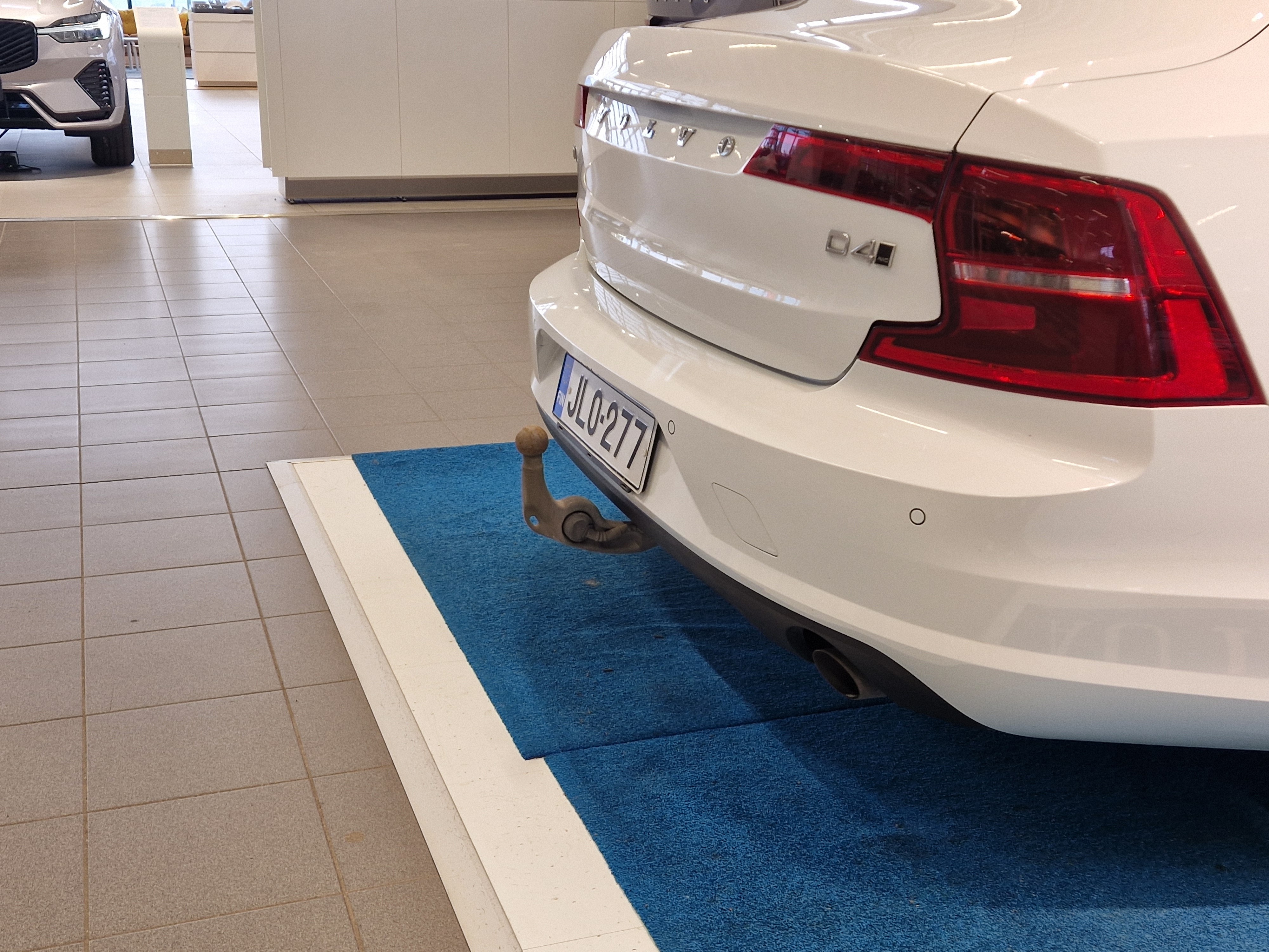Volvo S90 D4 AWD Momentum aut 2017, kuva 4/16