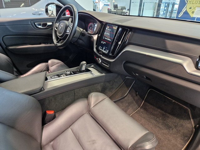 Volvo XC60 T8 TWE AWD BUSINESS R-DESIGN TAKUU 24KK/40TKM