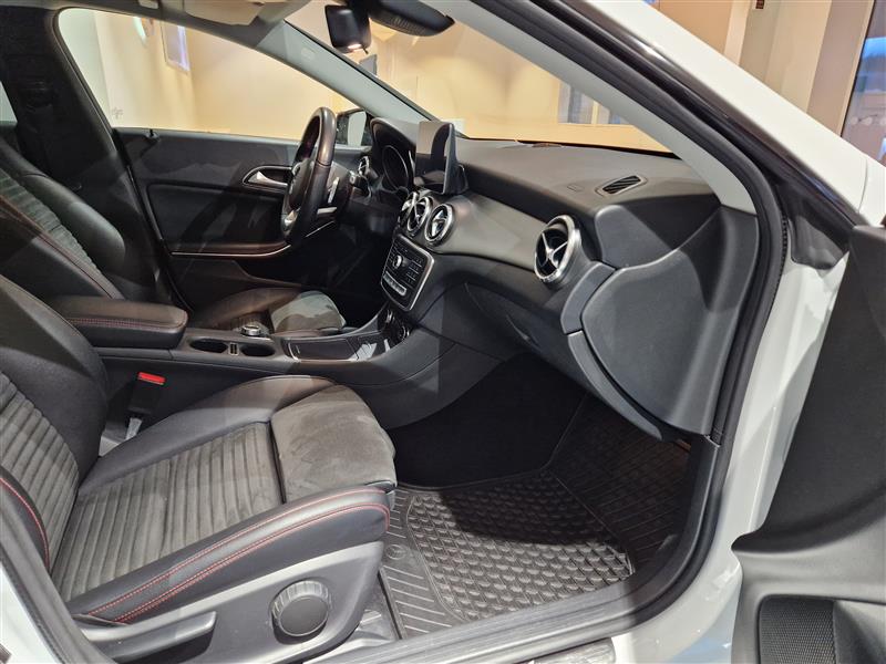 Mercedes-benz CLA 180 A SHOOTING BRAKE AMG