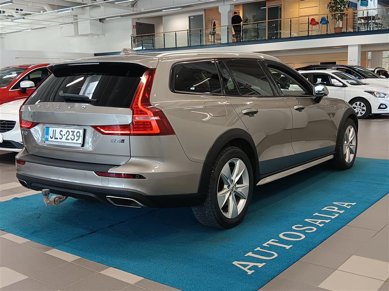 Volvo V60 Cross Country 2021, kuva 3/15