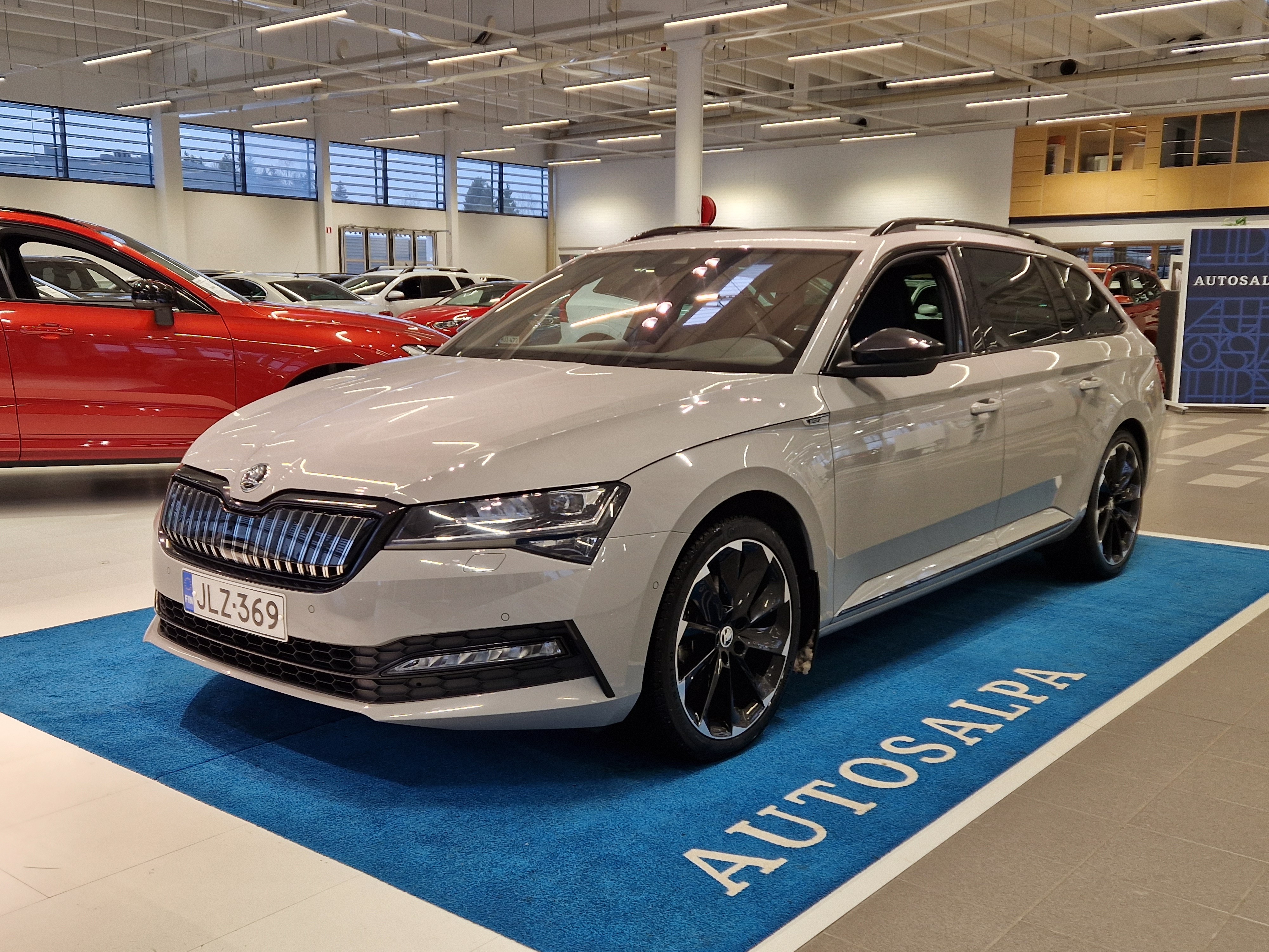 Skoda SUPERB COMBI 1,4 TSI PHEV SPORTLINE IV DSG TAKUU 12KK/20T