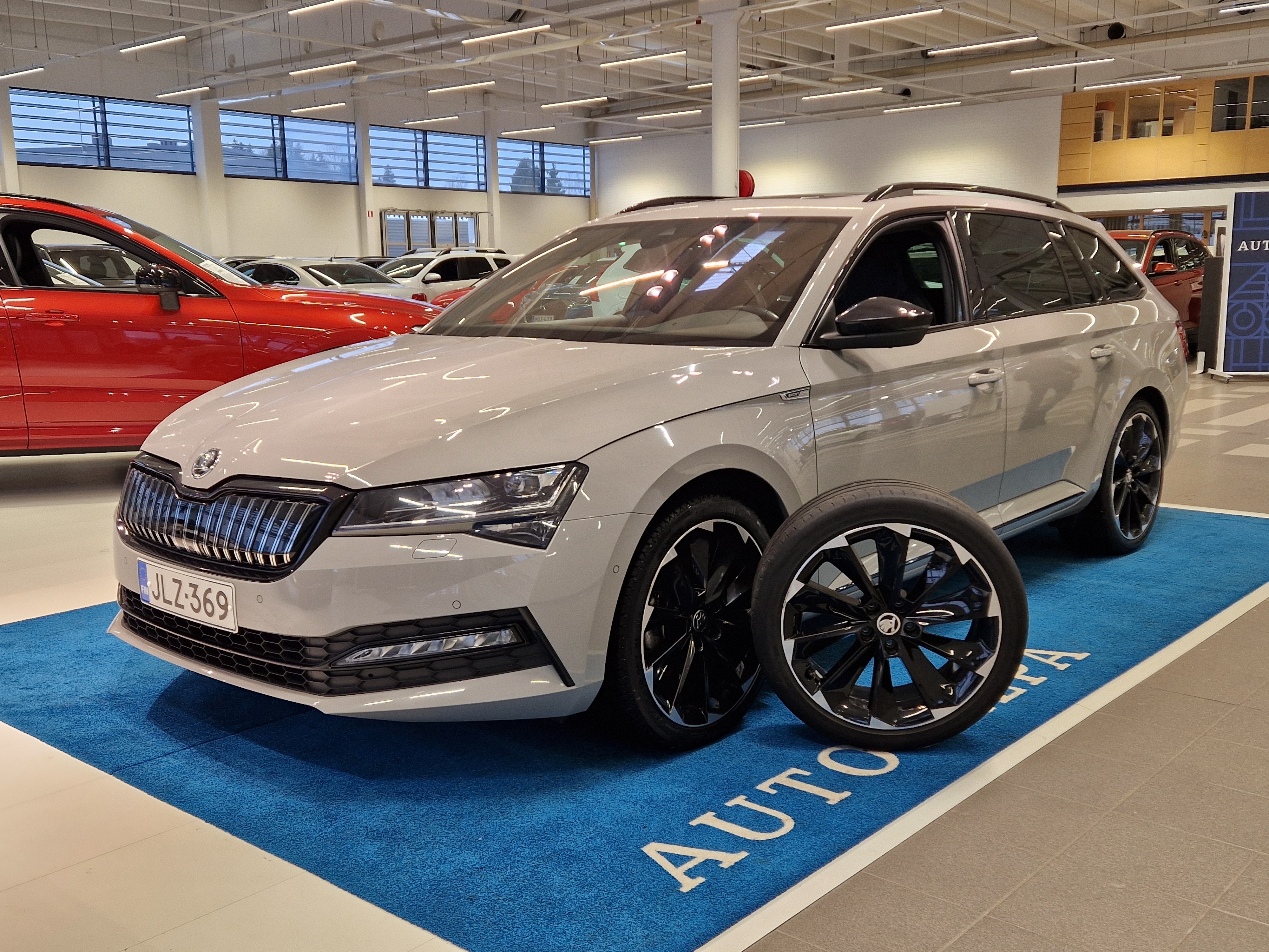 Skoda SUPERB COMBI 1,4 TSI PHEV SPORTLINE IV DSG TAKUU 12KK/20T