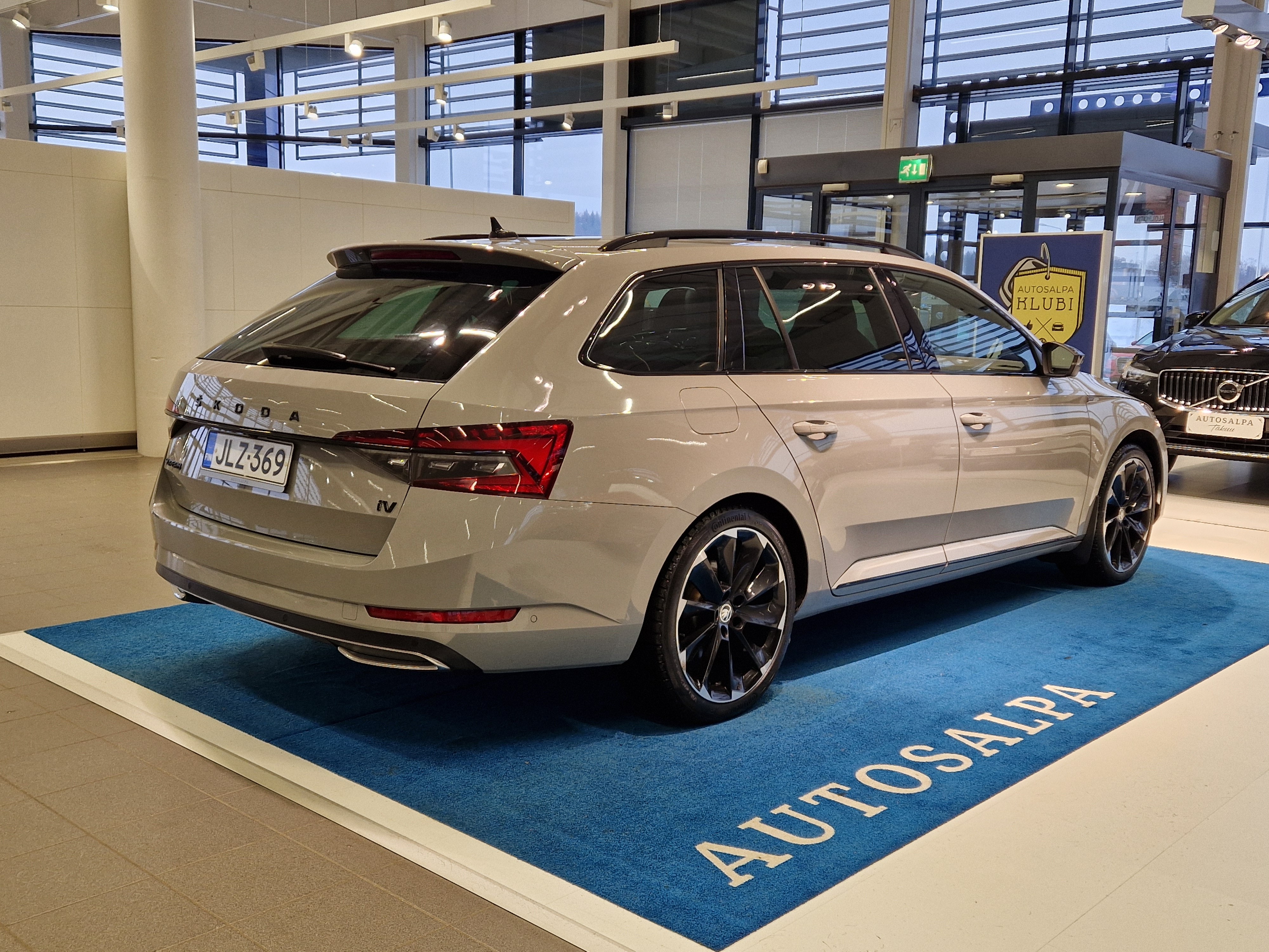Skoda SUPERB COMBI 1,4 TSI PHEV SPORTLINE IV DSG TAKUU 12KK/20T
