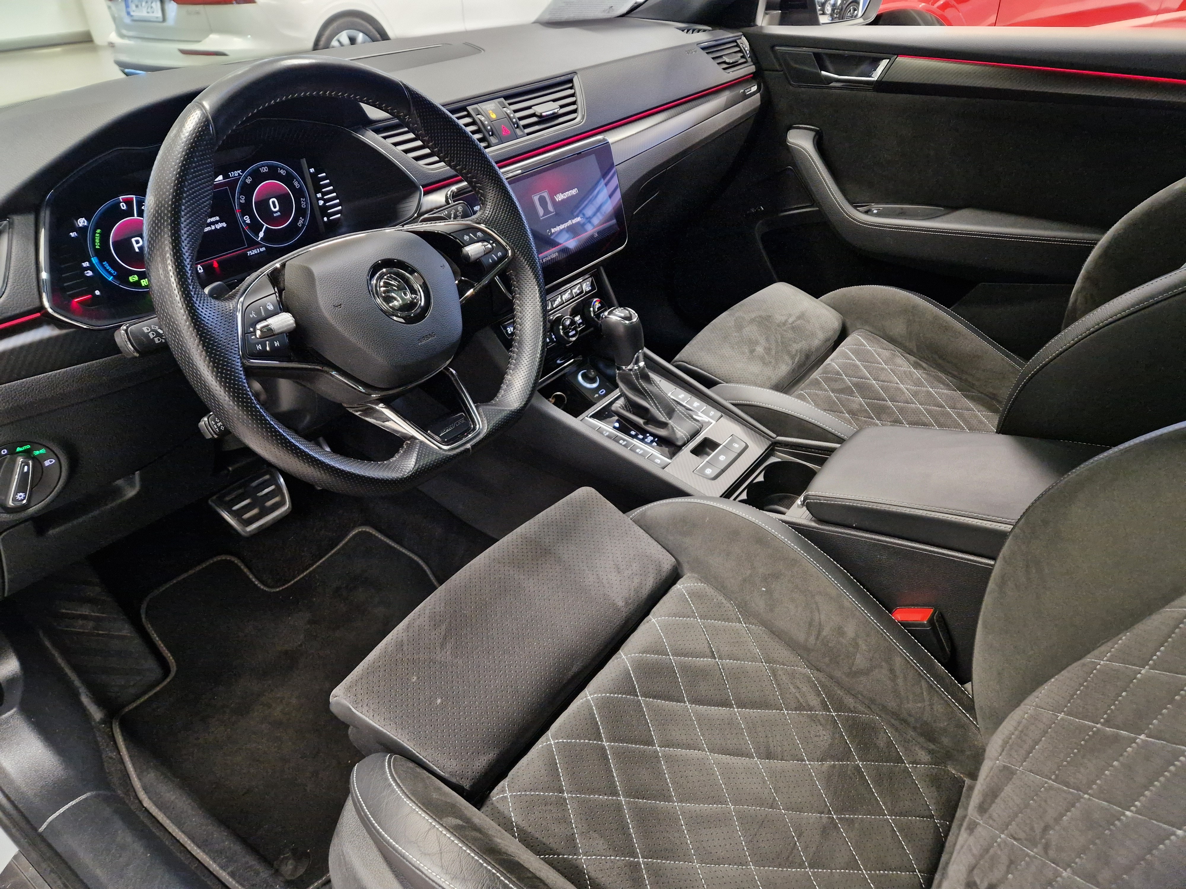 Skoda SUPERB COMBI 1,4 TSI PHEV SPORTLINE IV DSG TAKUU 12KK/20T