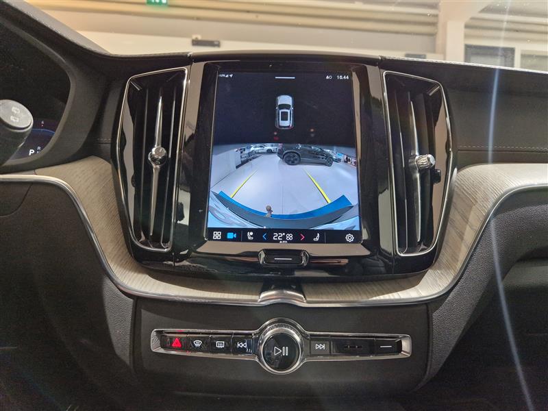 Volvo XC60 B4 AWD D-MHEV INSCRIPTION EDITION AUT