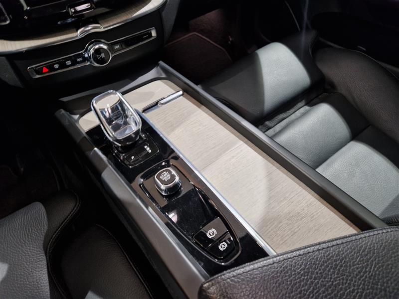 Volvo XC60 B4 AWD D-MHEV INSCRIPTION EDITION AUT