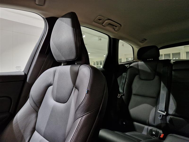 Volvo XC60 B4 AWD D-MHEV INSCRIPTION EDITION AUT