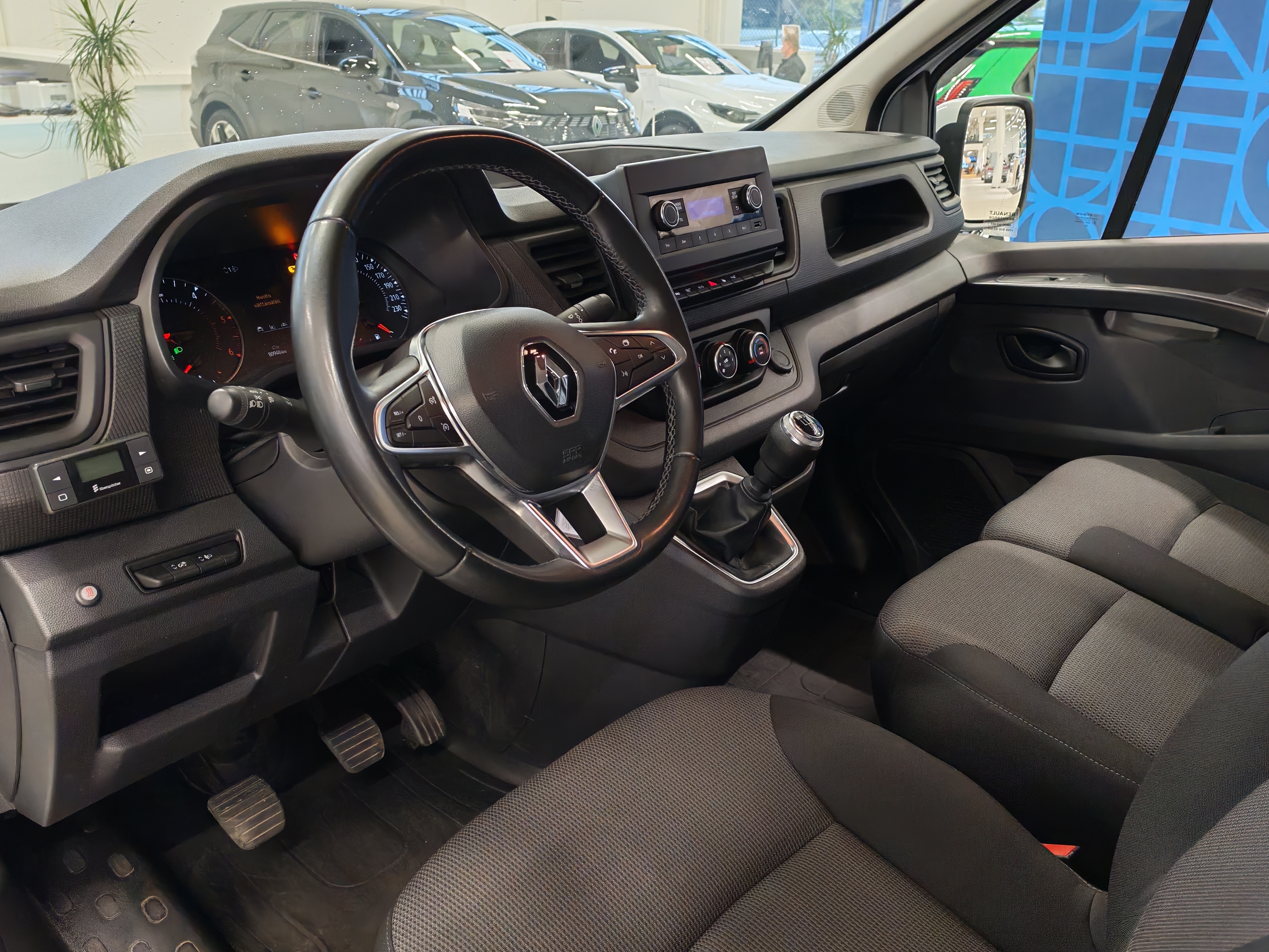 Renault Trafic Blue dCi 130 L2H1 6.7m3 2022, photo 4/15