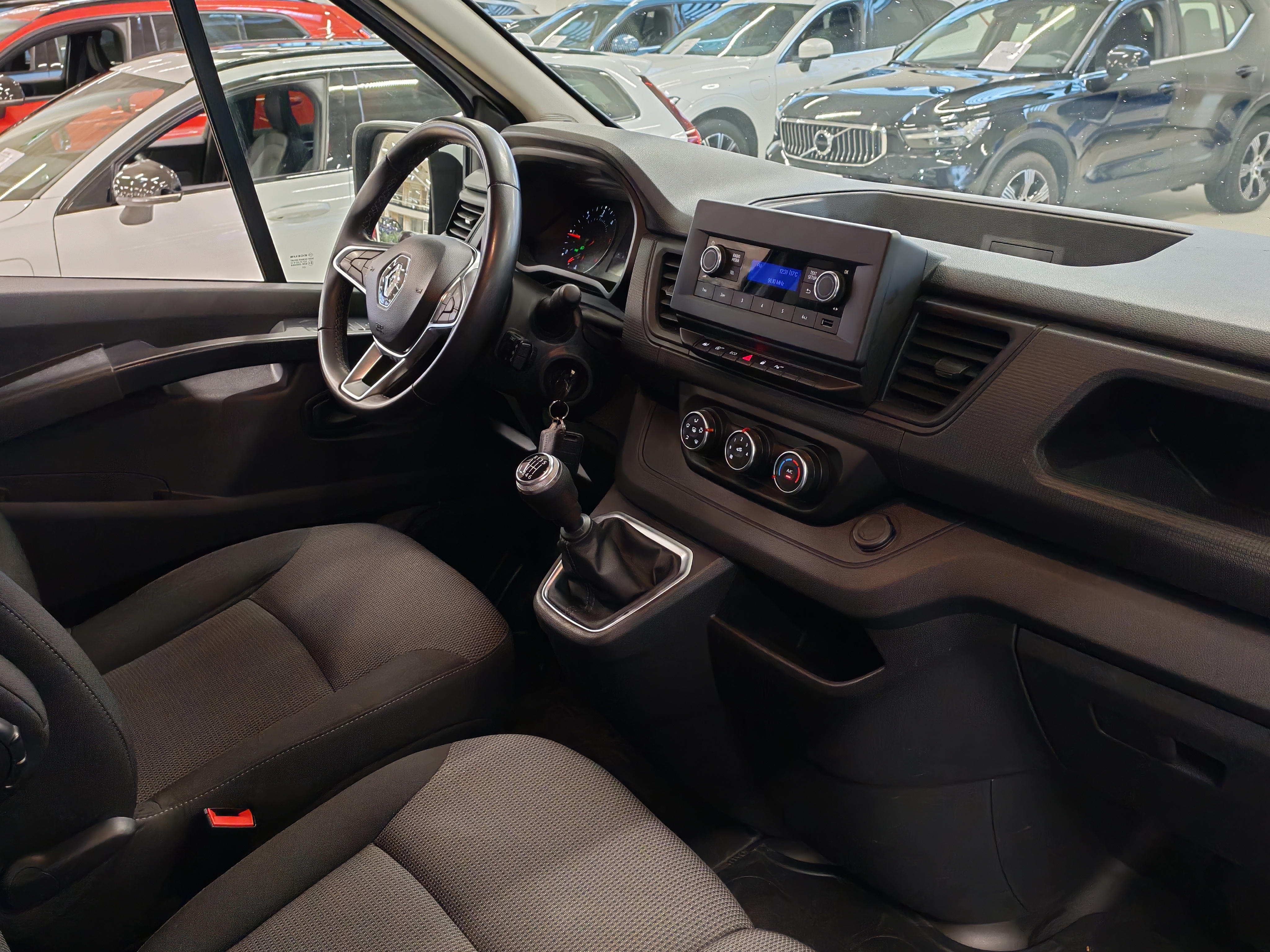 Renault Trafic Blue dCi 130 L2H1 6.7m3 2022, photo 7/15