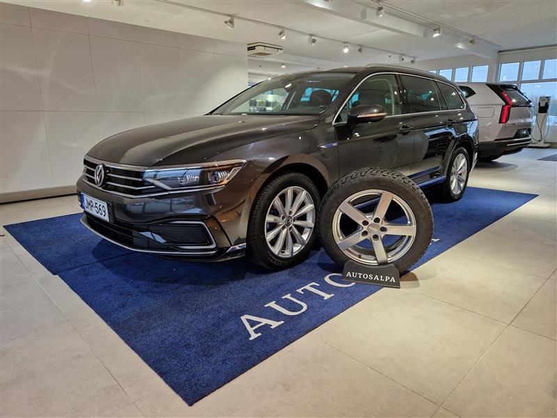 Volkswagen Passat 2020, bild 2/25
