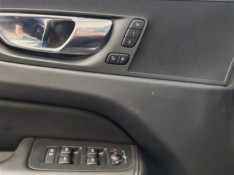 Volvo XC60 T6 AWD LONG RANGE PLUS BRIGHT TAKUU 24KK/40TKM