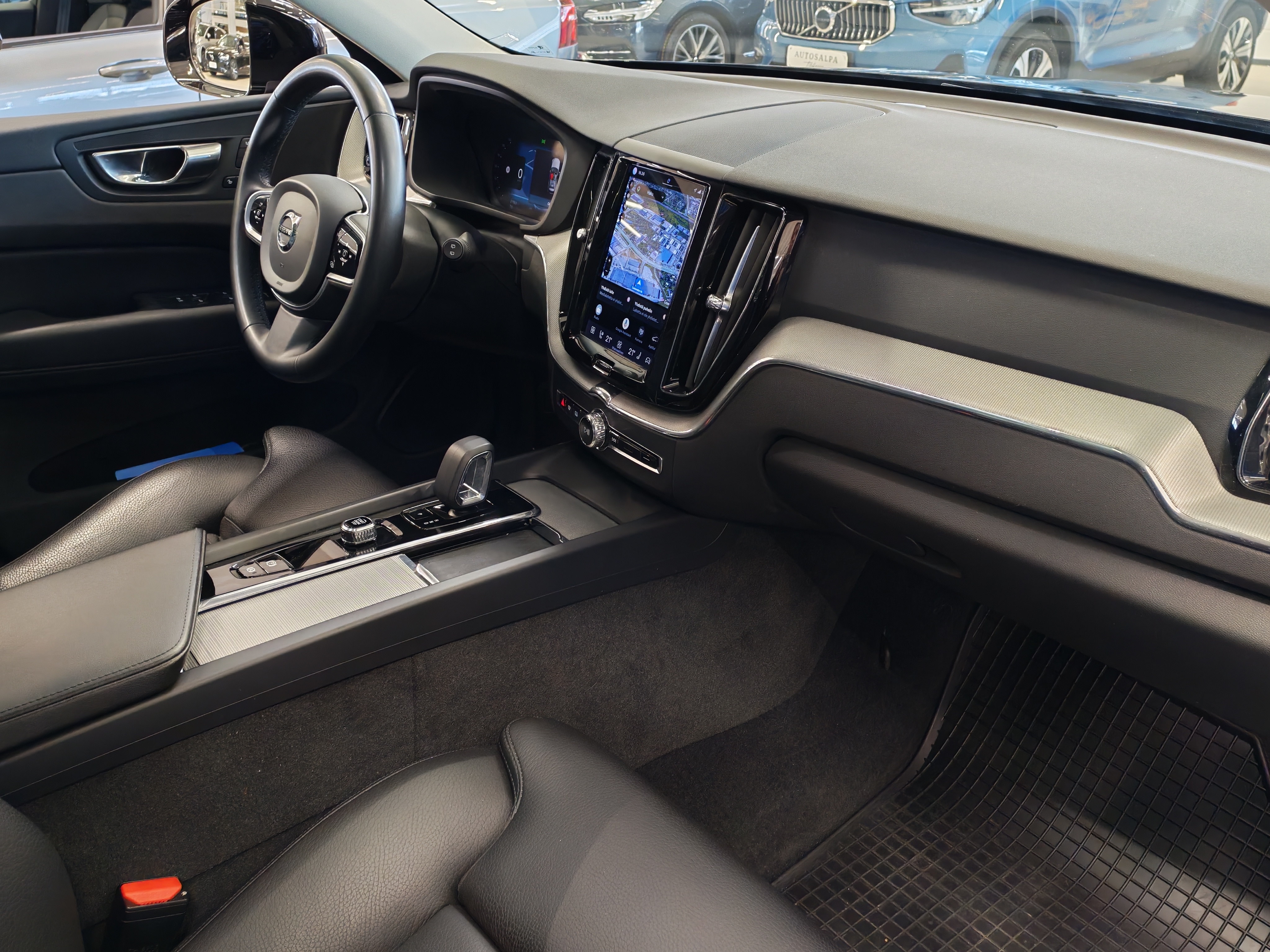 Volvo XC60 T6 AWD LONG RANGE PLUS BRIGHT TAKUU 24KK/40TKM