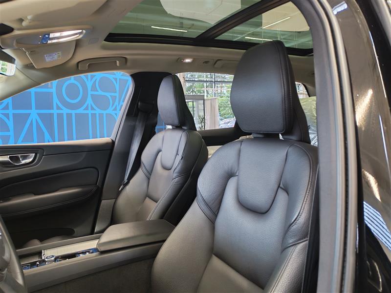 Volvo XC60 T6 AWD LONG RANGE PLUS BRIGHT TAKUU 24KK/40TKM