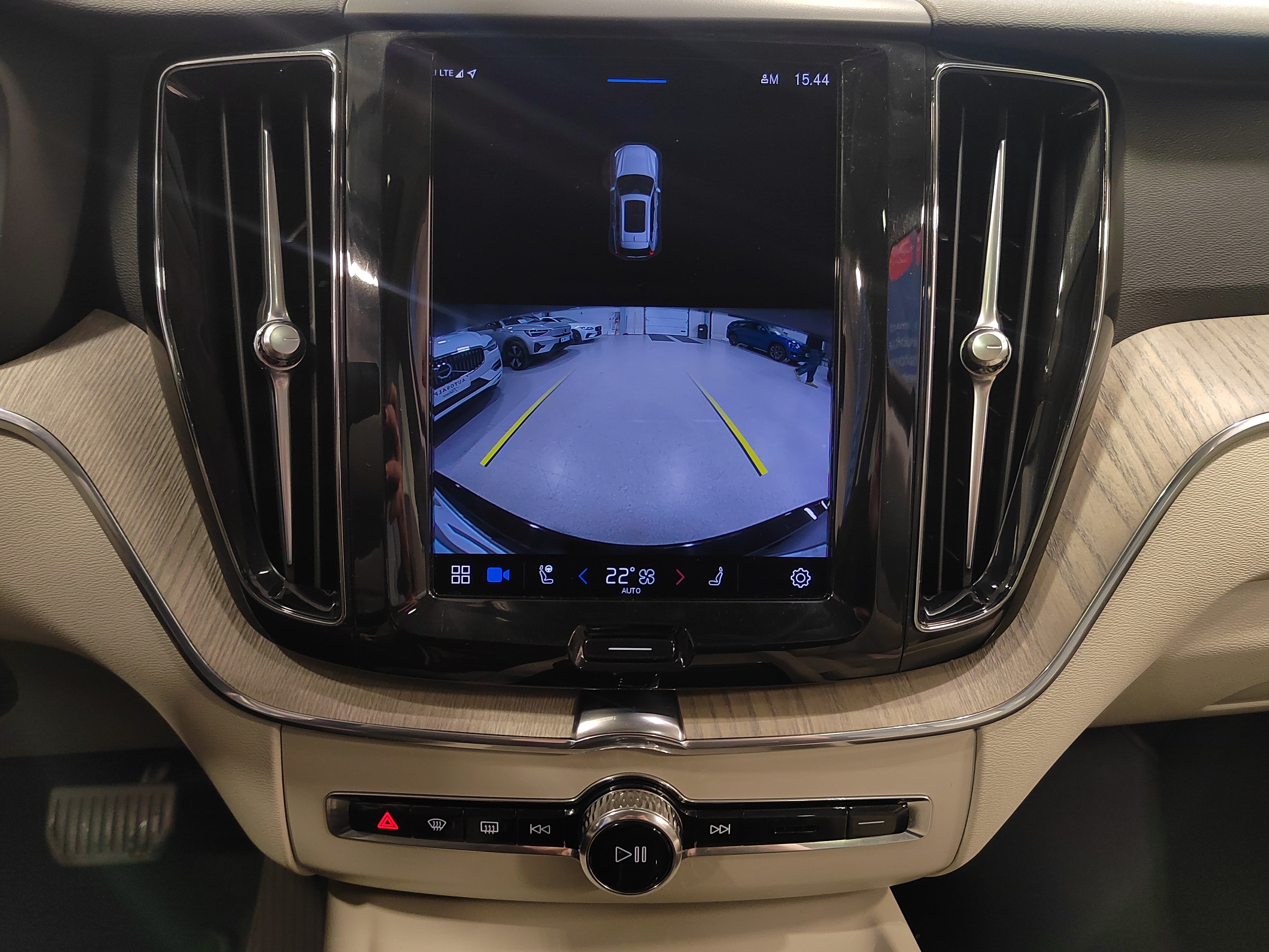 Volvo XC60 T8 AWD LONG RANGE PLUS BRIGHT TAKUU 24KK/40TKM