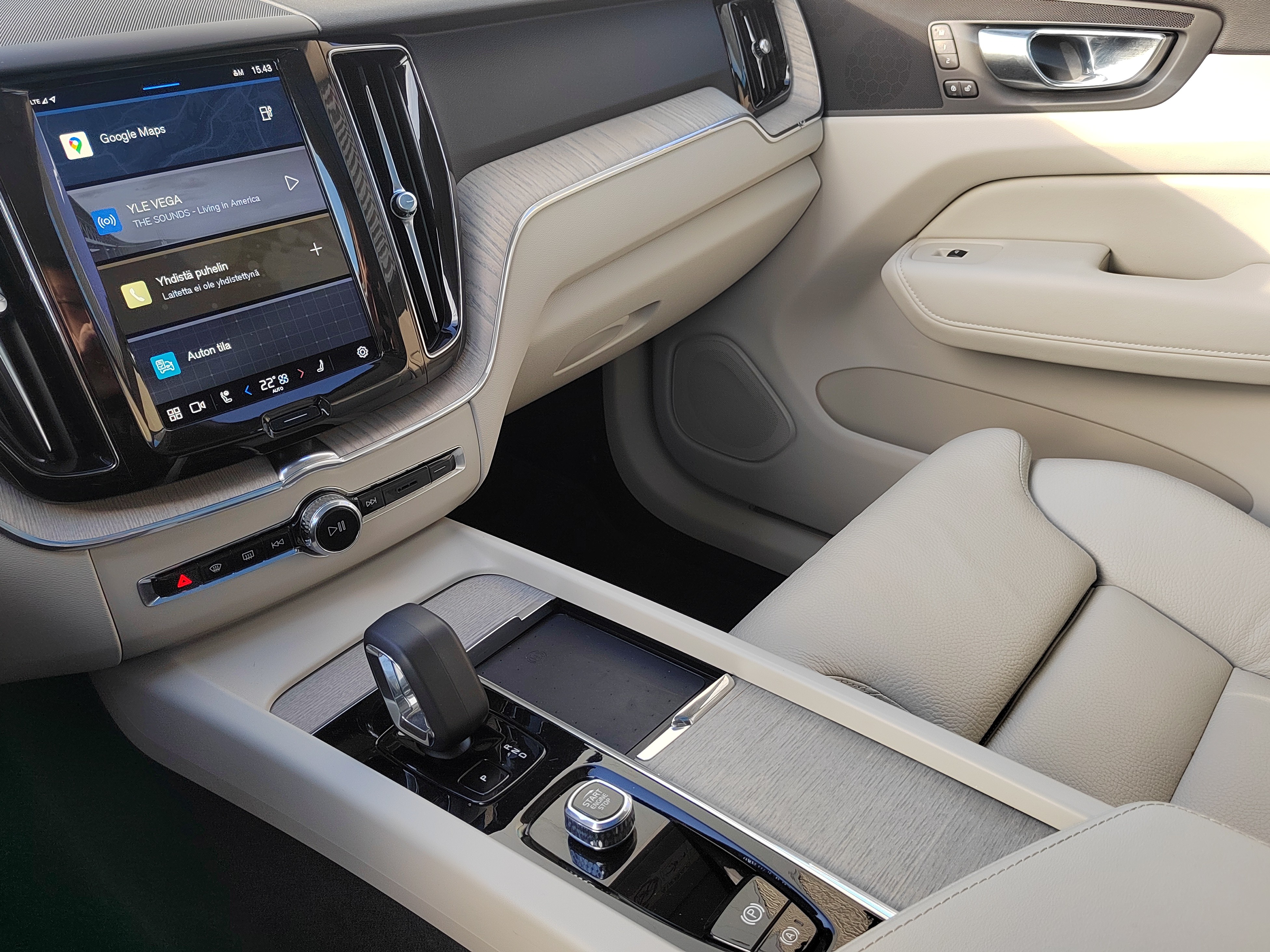 Volvo XC60 T8 AWD LONG RANGE PLUS BRIGHT TAKUU 24KK/40TKM