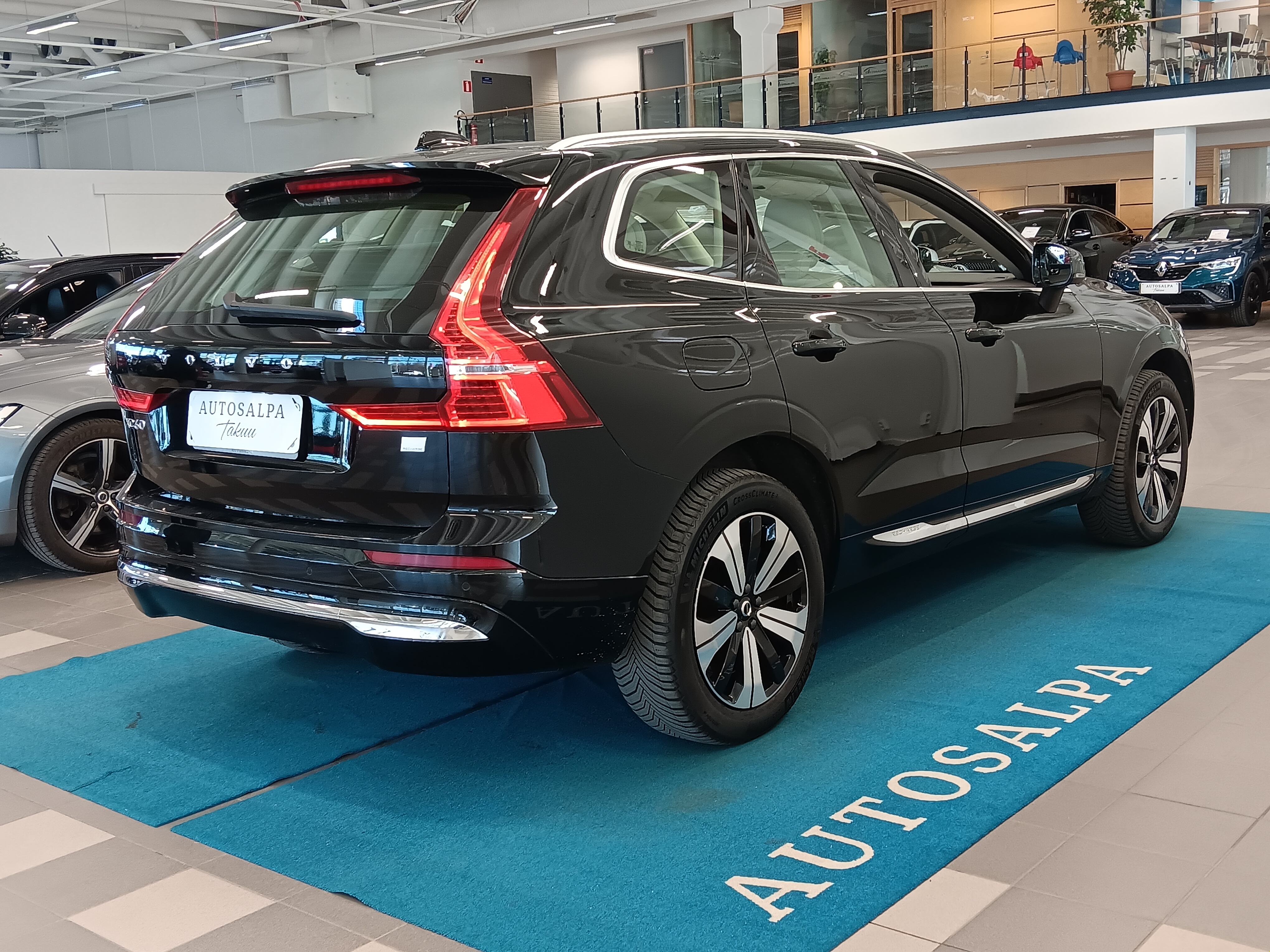 Volvo XC60 T8 AWD LONG RANGE PLUS BRIGHT TAKUU 24KK/40TKM