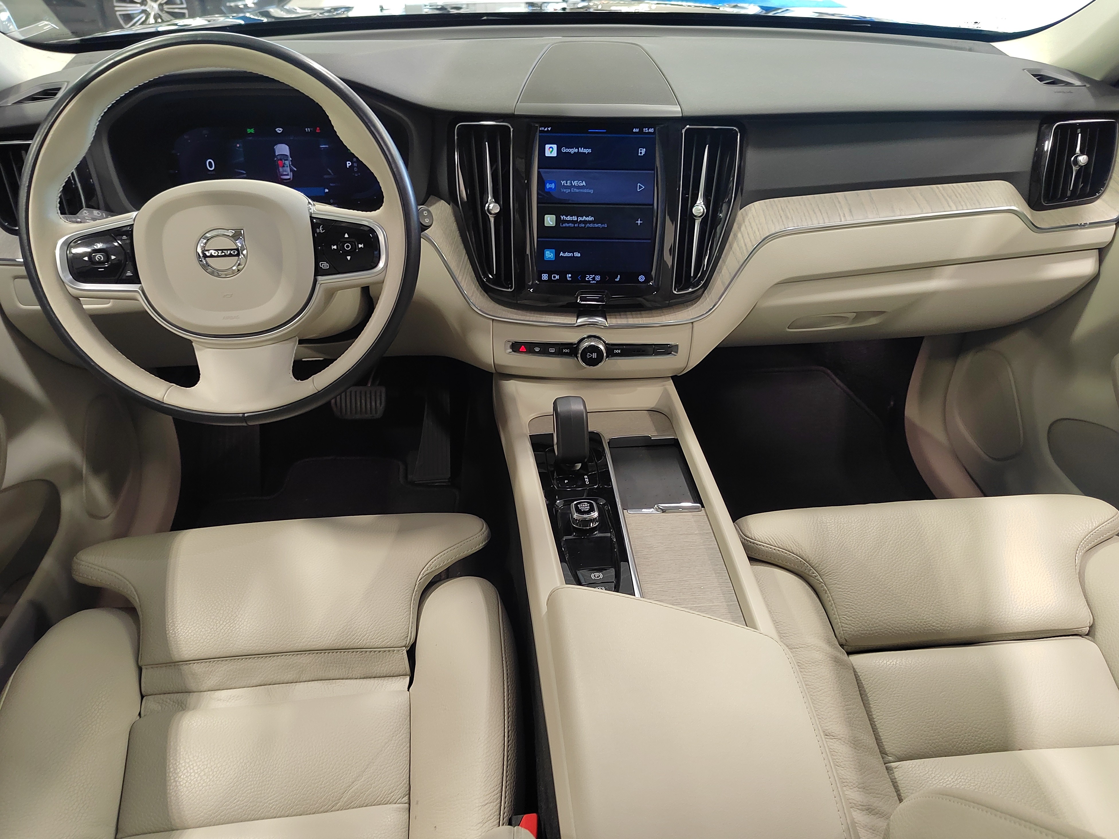 Volvo XC60 T8 AWD LONG RANGE PLUS BRIGHT TAKUU 24KK/40TKM