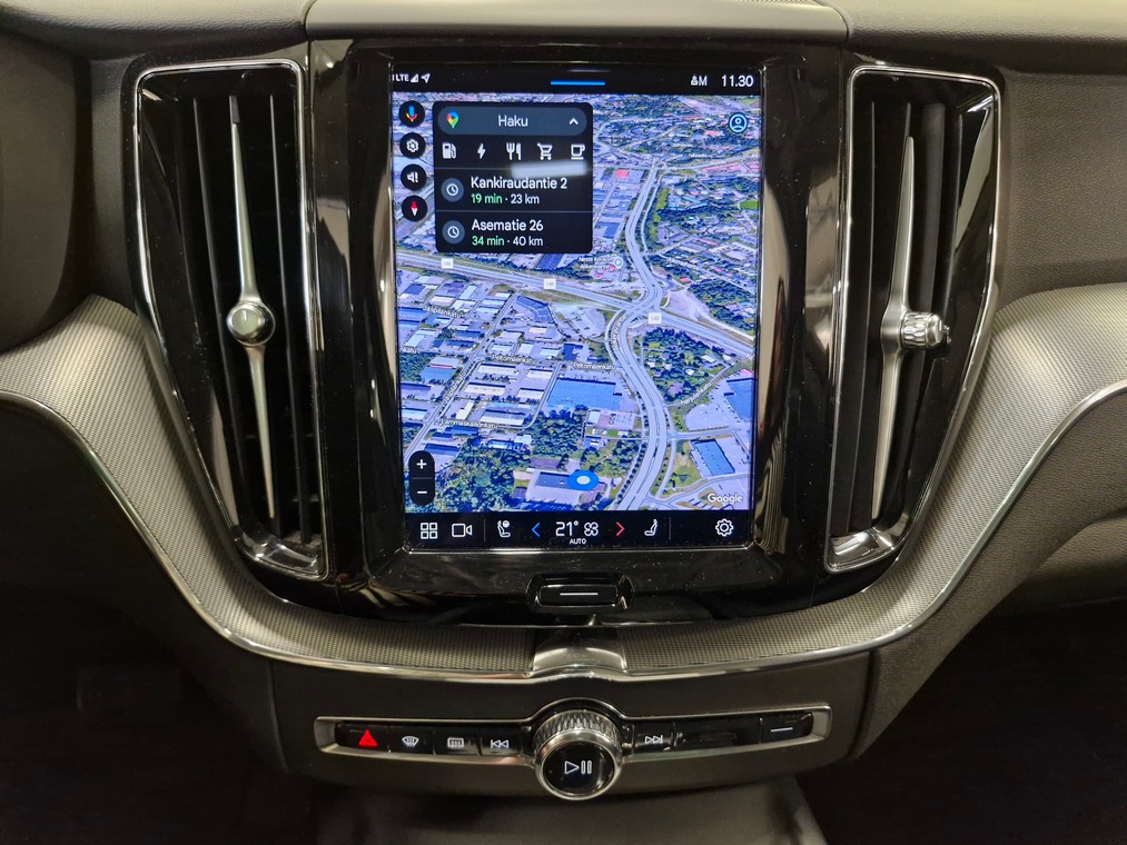 Volvo XC60 T8 AWD LONG RANGE PLUS DARK TAKUU 24KK/40TKM